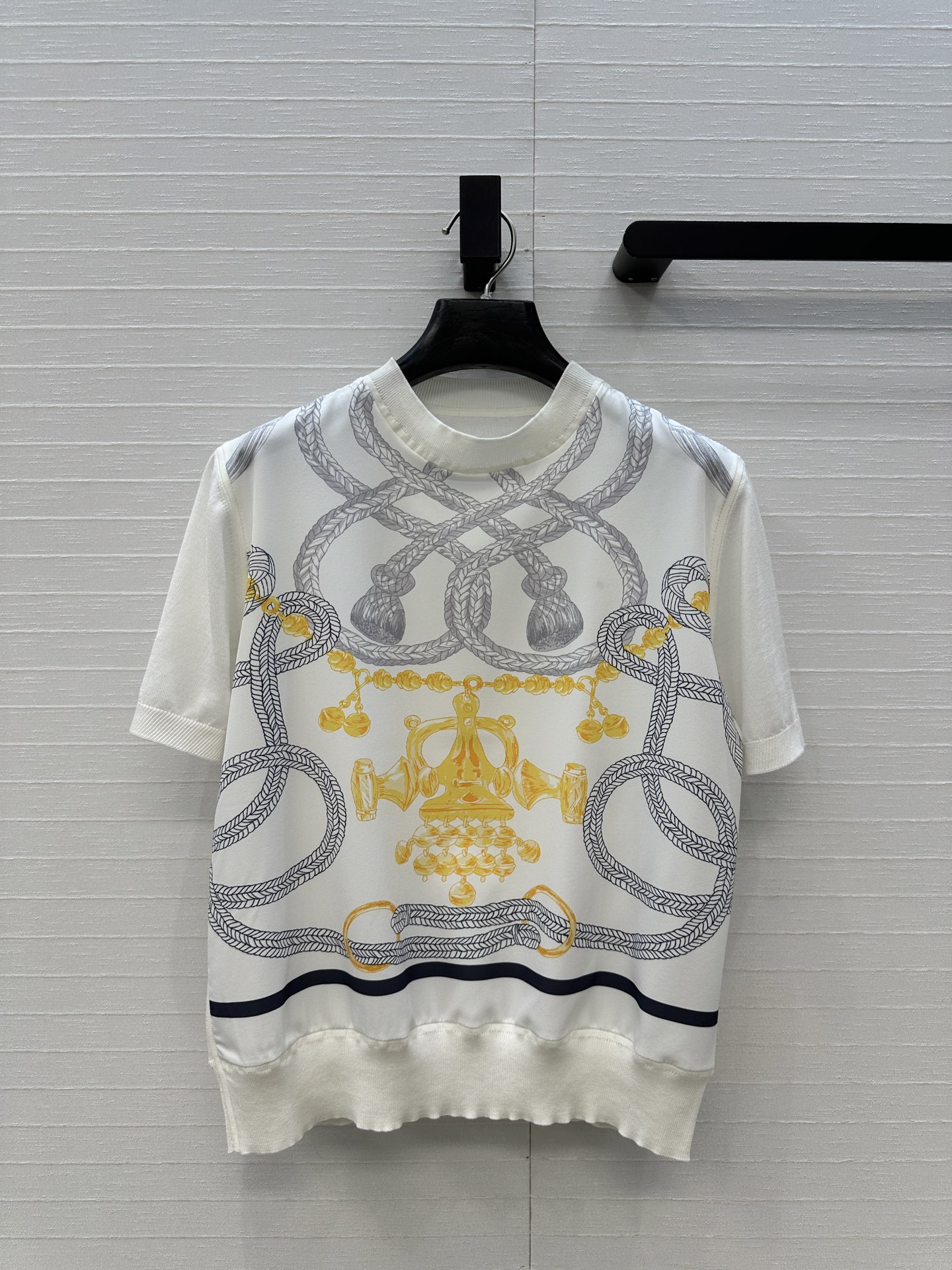 爆单推荐❤️He*m*26新品马鞍印花拼接针织上衣！印花面拼接绢丝羊毛混纺纱线细腻柔软的手感无敌赞！经典