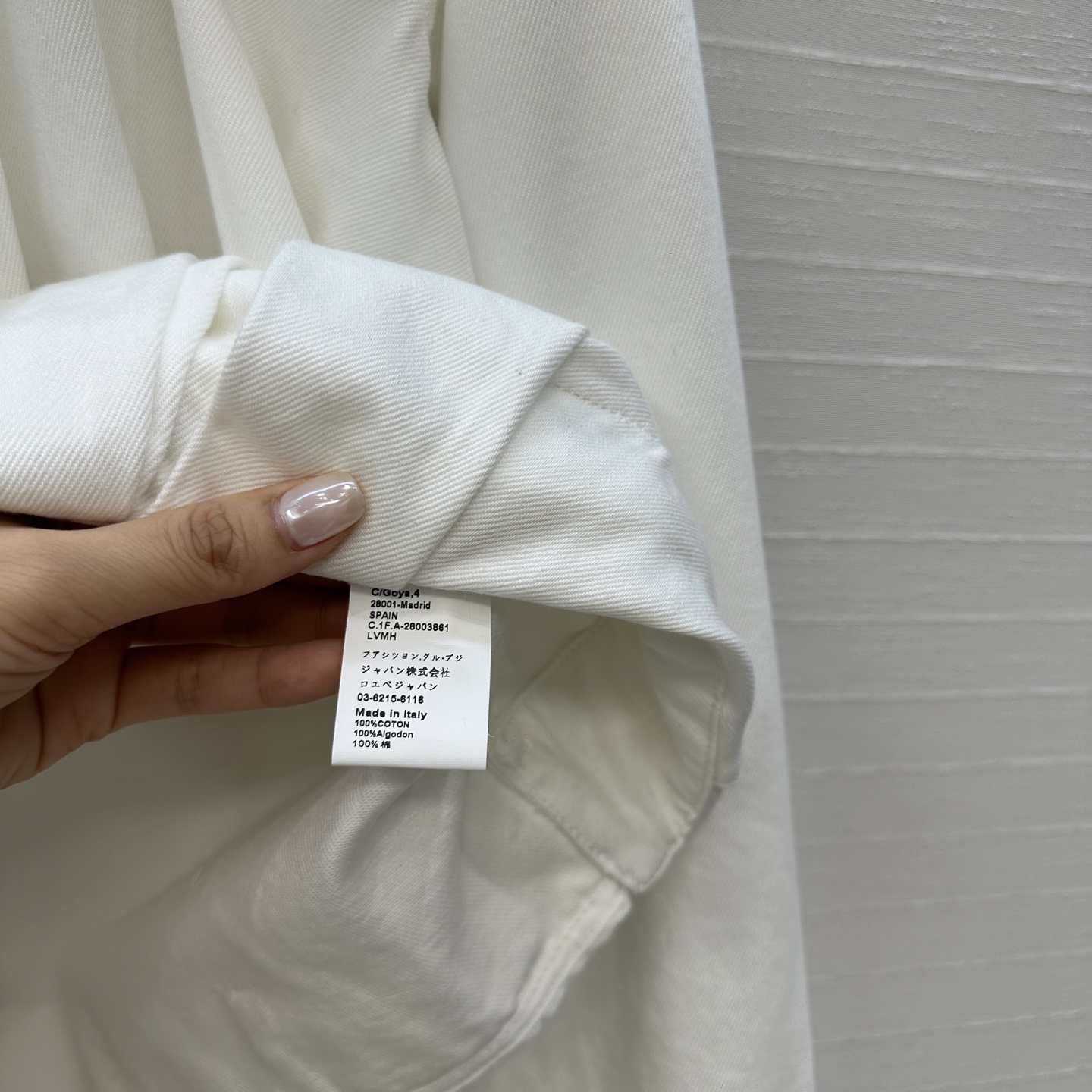 爆单推荐♥️原单品质！Lw高智感时髦精穿搭！斜扣搭位解构设计感牛仔夹克外套！摩登时髦收褶下摆干净利落又不