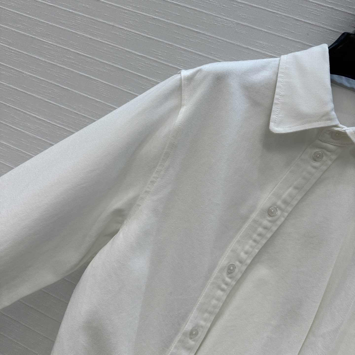 爆单推荐♥️原单品质！Lw高智感时髦精穿搭！斜扣搭位解构设计感牛仔夹克外套！摩登时髦收褶下摆干净利落又不