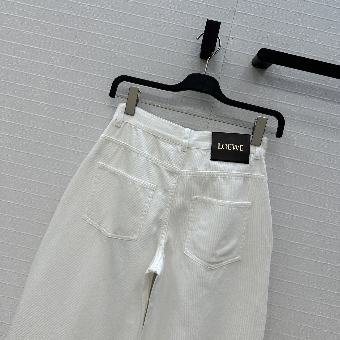 爆单推荐♥️原单品质！Lw高智感时髦精穿搭！斜扣搭位解构设计感牛仔夹克外套！摩登时髦收褶下摆干净利落又不