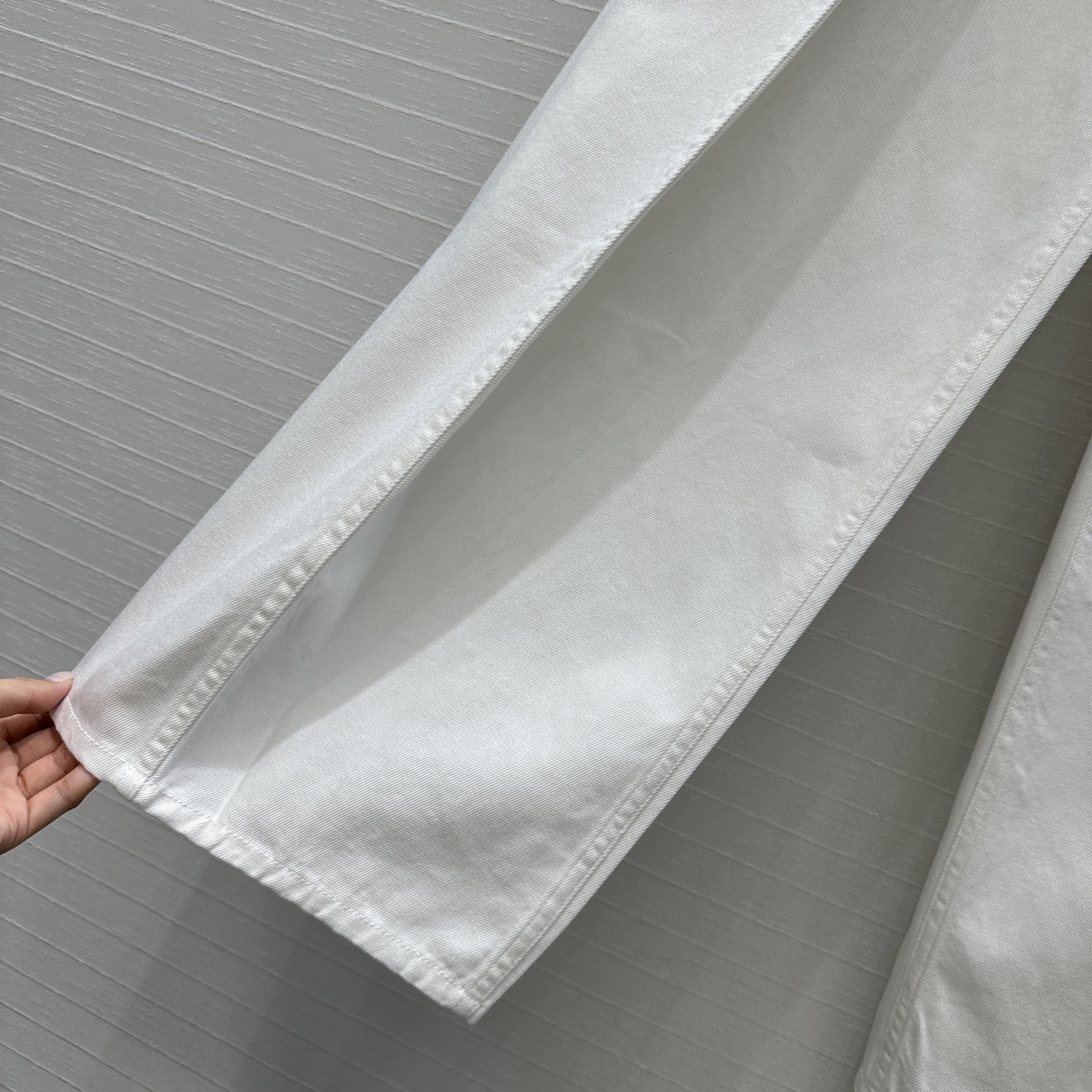 爆单推荐♥️原单品质！Lw高智感时髦精穿搭！斜扣搭位解构设计感牛仔夹克外套！摩登时髦收褶下摆干净利落又不