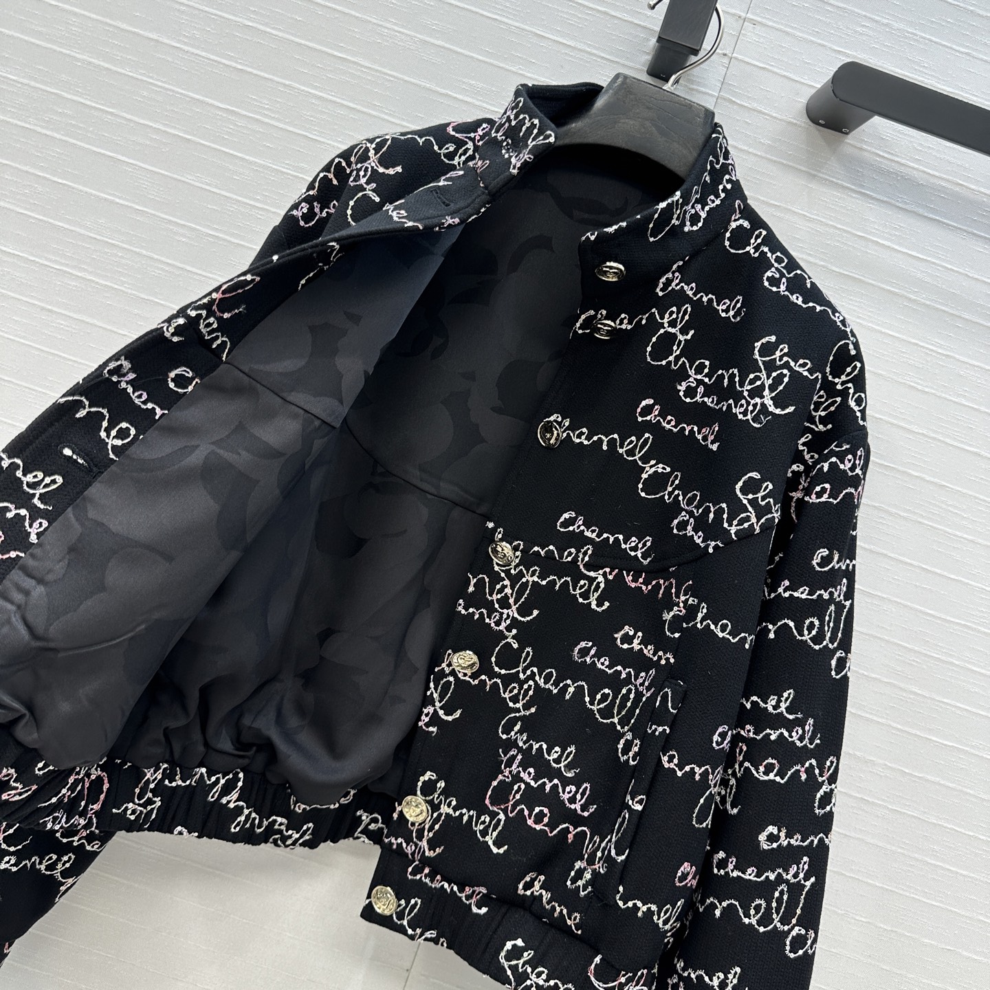 独家首发❤️原单品质🍒coco女孩25B新品，时髦精必备夹克外套，小立领短款版型百搭不挑人，经典松紧下摆