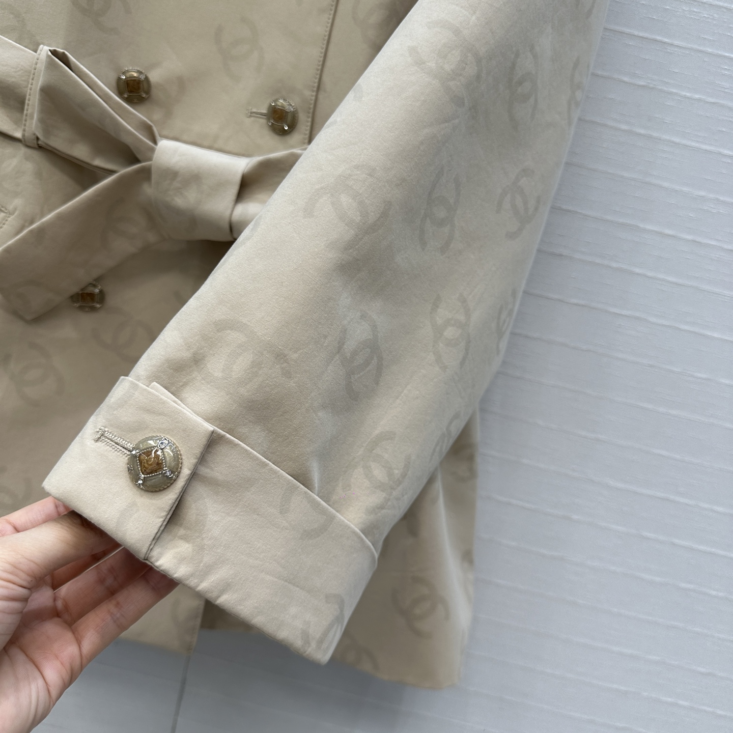 独家首发❤️高端品质Coco女孩25b新品，暗纹提花logo短风衣！低调奢华高级感，开发定制蚕丝棉面料！