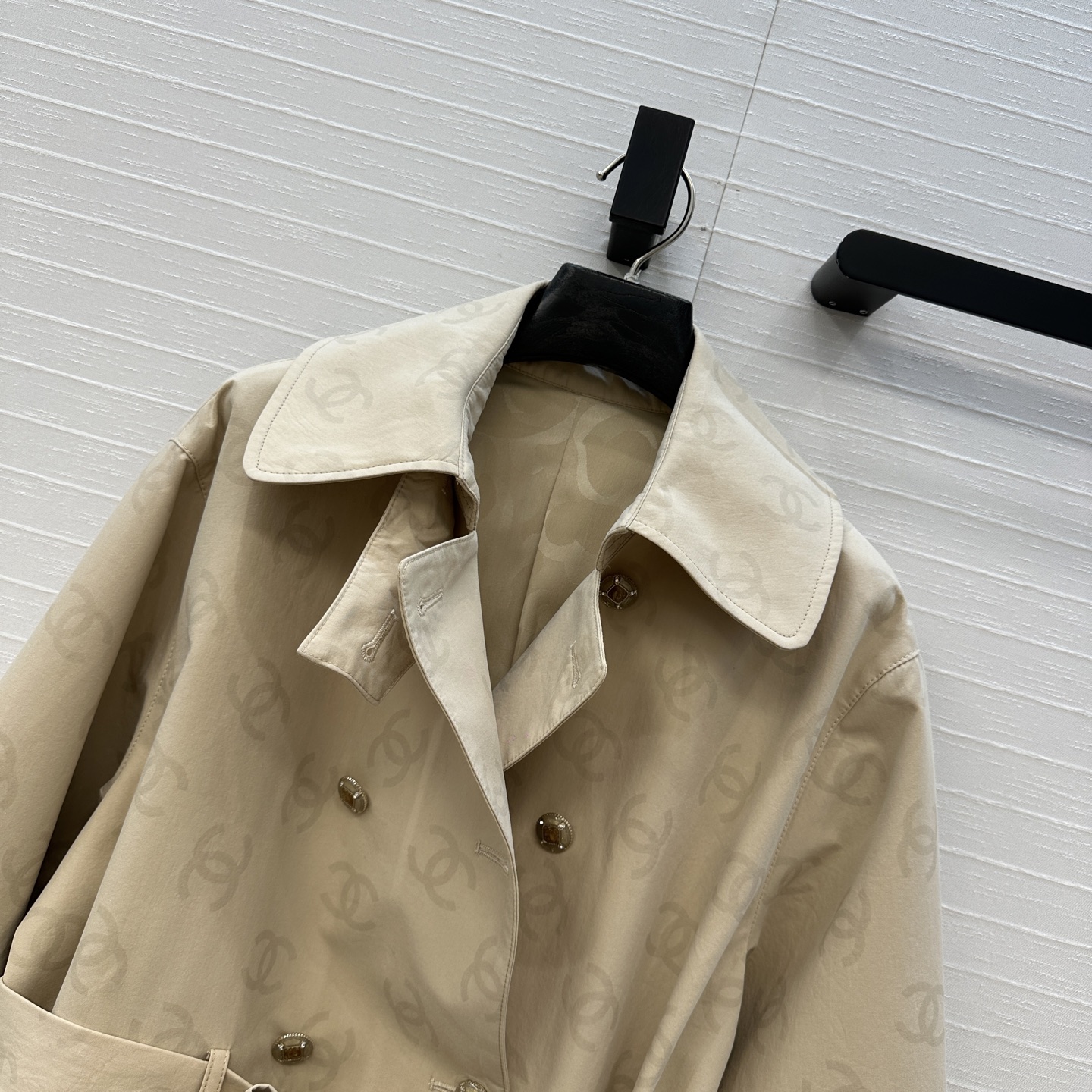 独家首发❤️高端品质Coco女孩25b新品，暗纹提花logo短风衣！低调奢华高级感，开发定制蚕丝棉面料！
