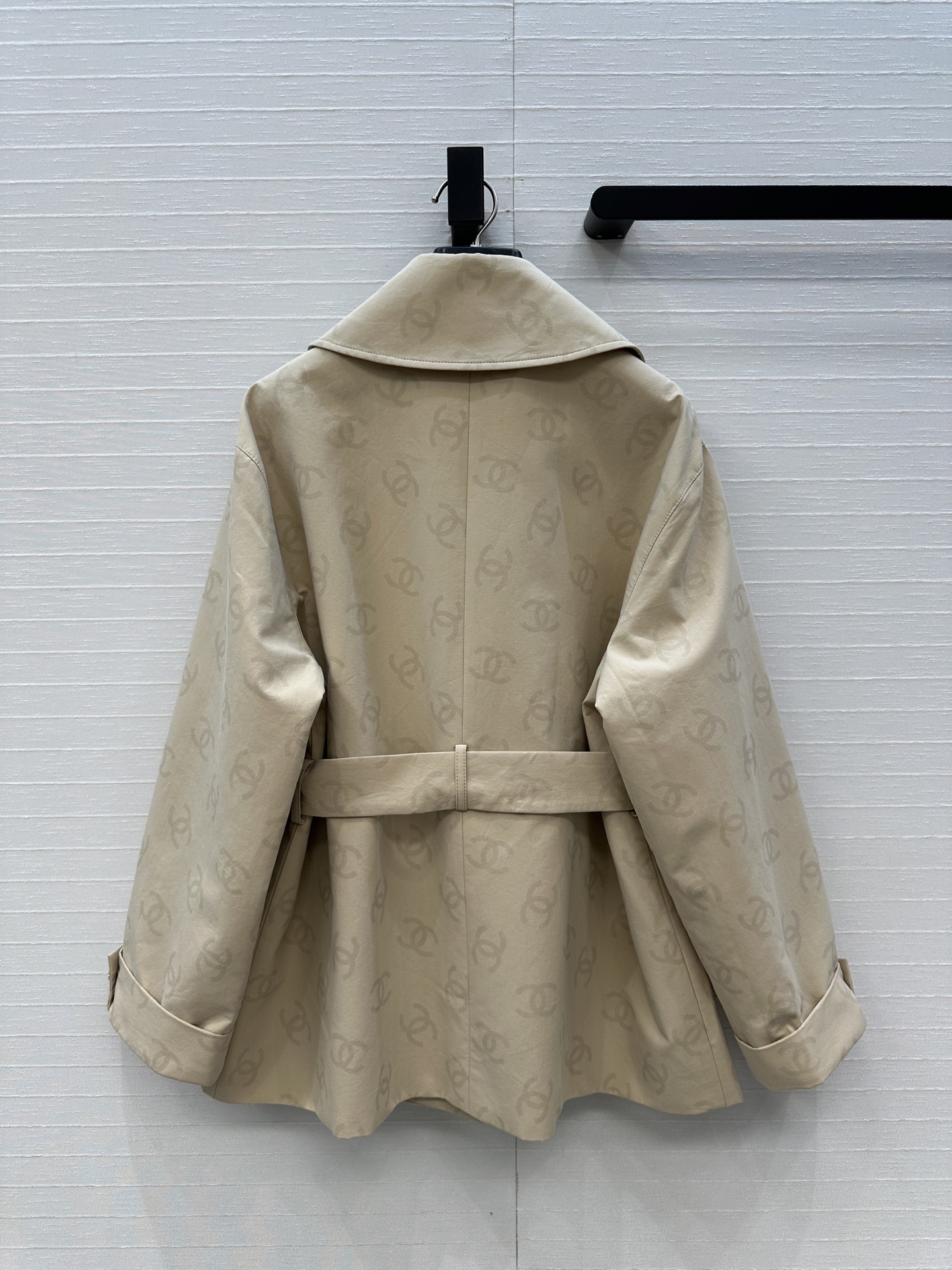 独家首发❤️高端品质Coco女孩25b新品，暗纹提花logo短风衣！低调奢华高级感，开发定制蚕丝棉面料！