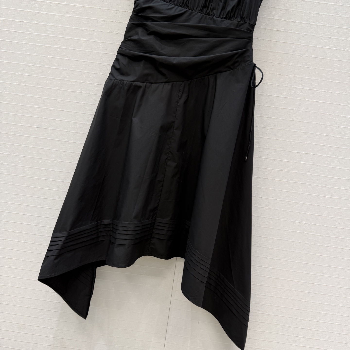 强烈推荐❤️3.1 phil*早春系列 无袖立领连衣裙，优雅知性风，肩部抽绳系带可调节设计，高腰线 不规