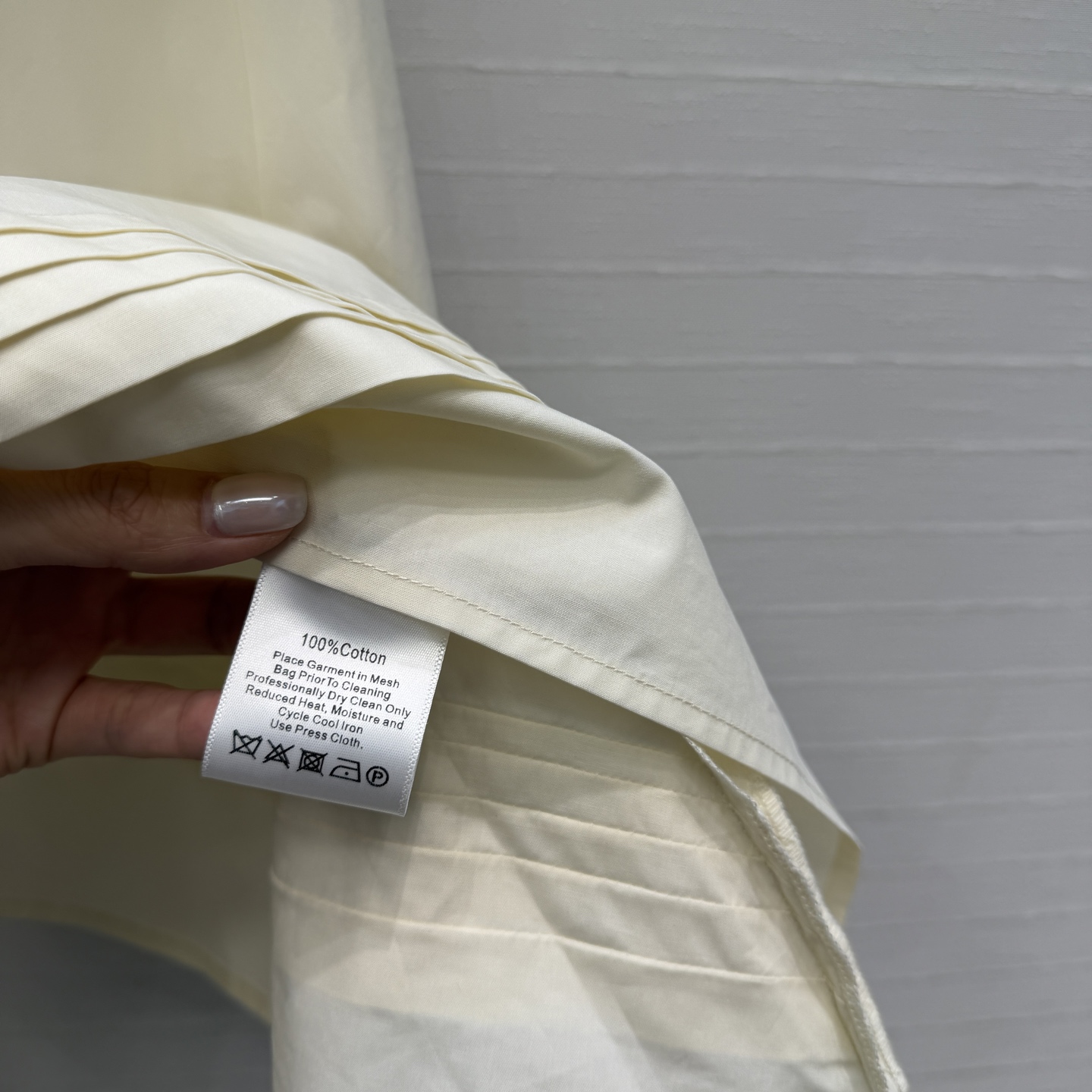 强烈推荐❤️3.1 phil*早春系列 无袖立领连衣裙，优雅知性风，肩部抽绳系带可调节设计，高腰线 不规