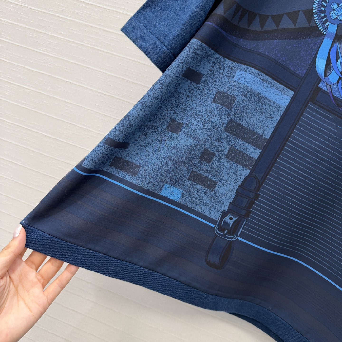 爆单推荐❤️He*m*26新品解构印花拼接针织上衣！印花面拼接羊毛混纺纱线细腻柔软的手感无敌赞！经典基础