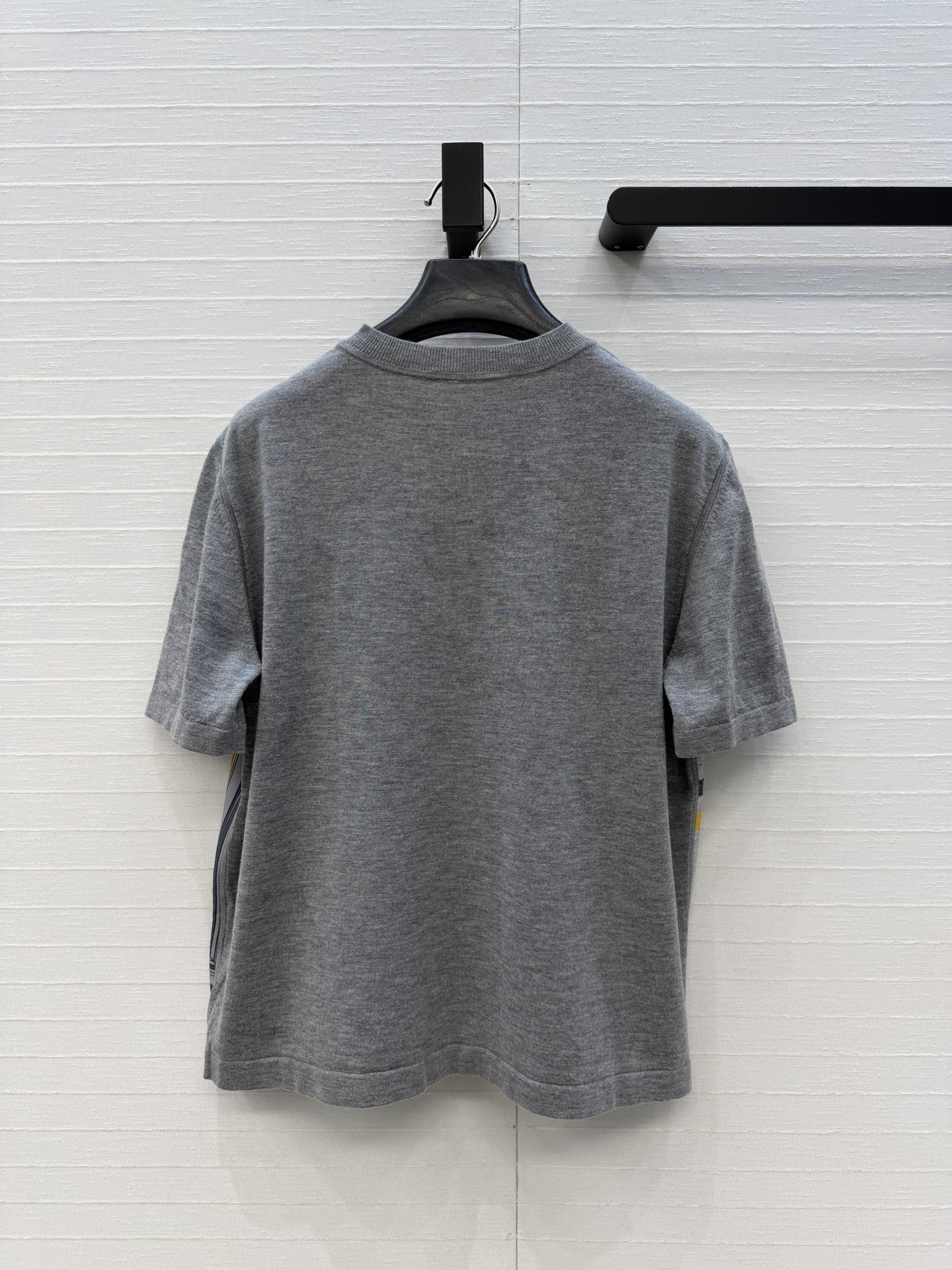 爆单推荐❤️He*m*26新品解构印花拼接针织上衣！印花面拼接羊毛混纺纱线细腻柔软的手感无敌赞！经典基础