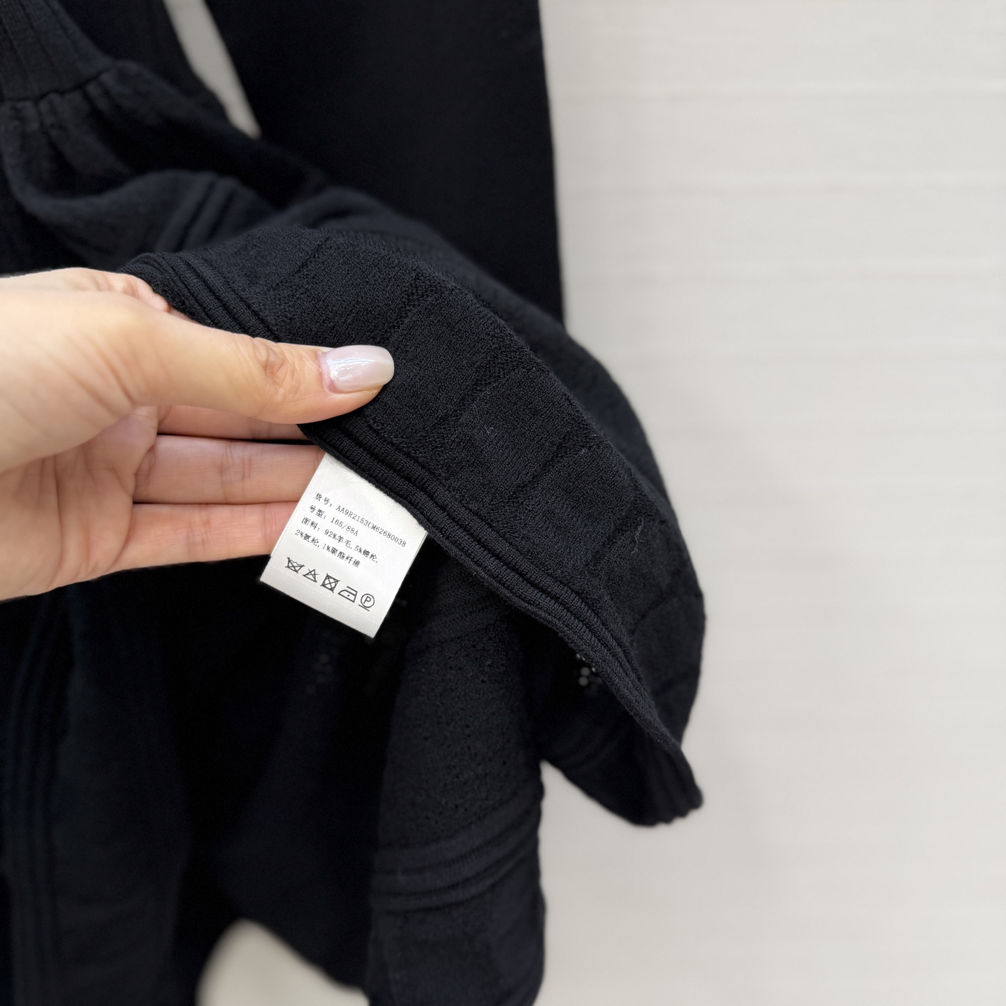 强烈推荐❤️Alai*经典款Crinoline羊毛针织连衣裙，大方领设计凸显颈部线条，腰部收紧剪裁蓬蓬裙