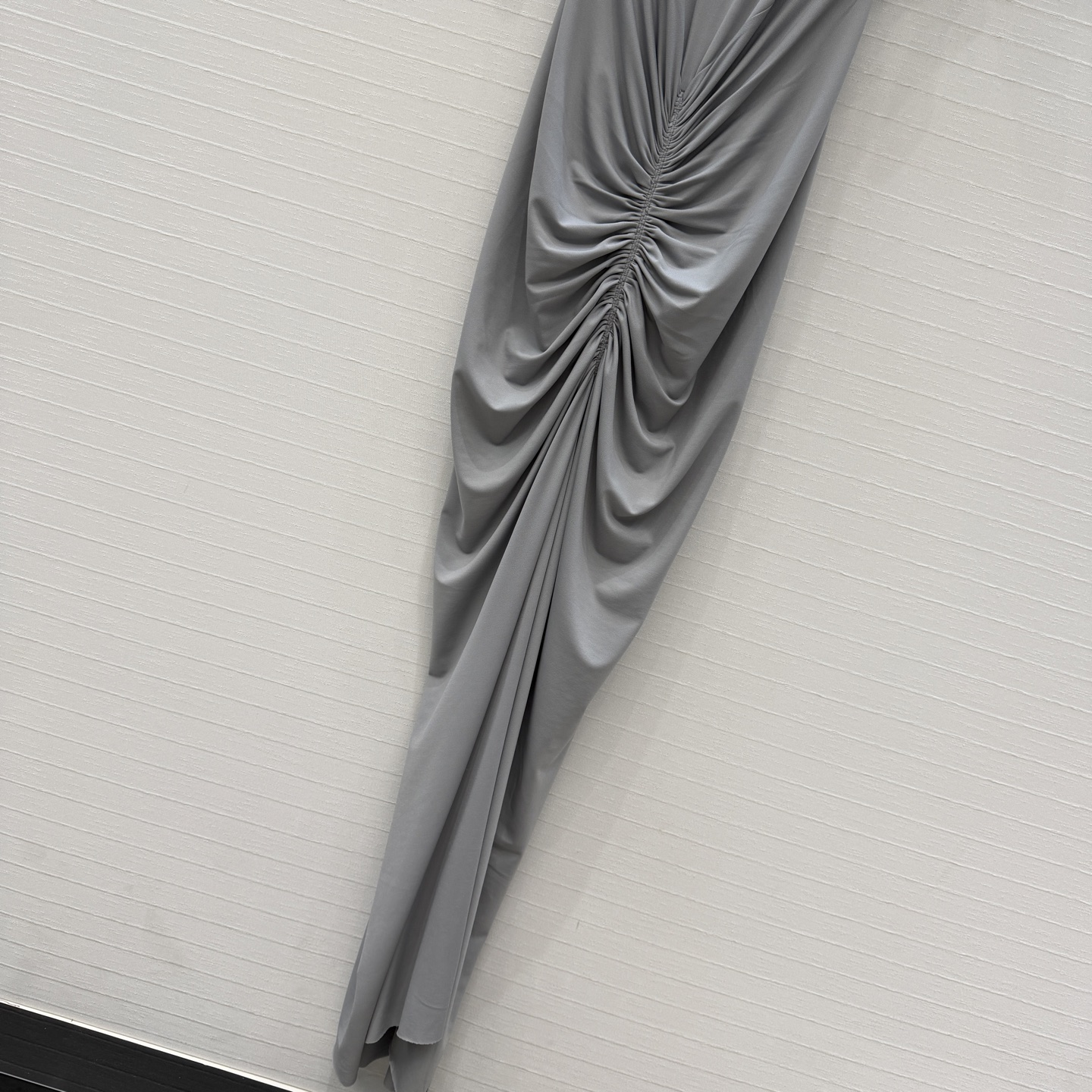 独家首发❤️Alai*新品褶皱立领短袖连衣裙，优雅性感迷人气质上身美到没朋友！气质垂领弹性包裹打造身体的