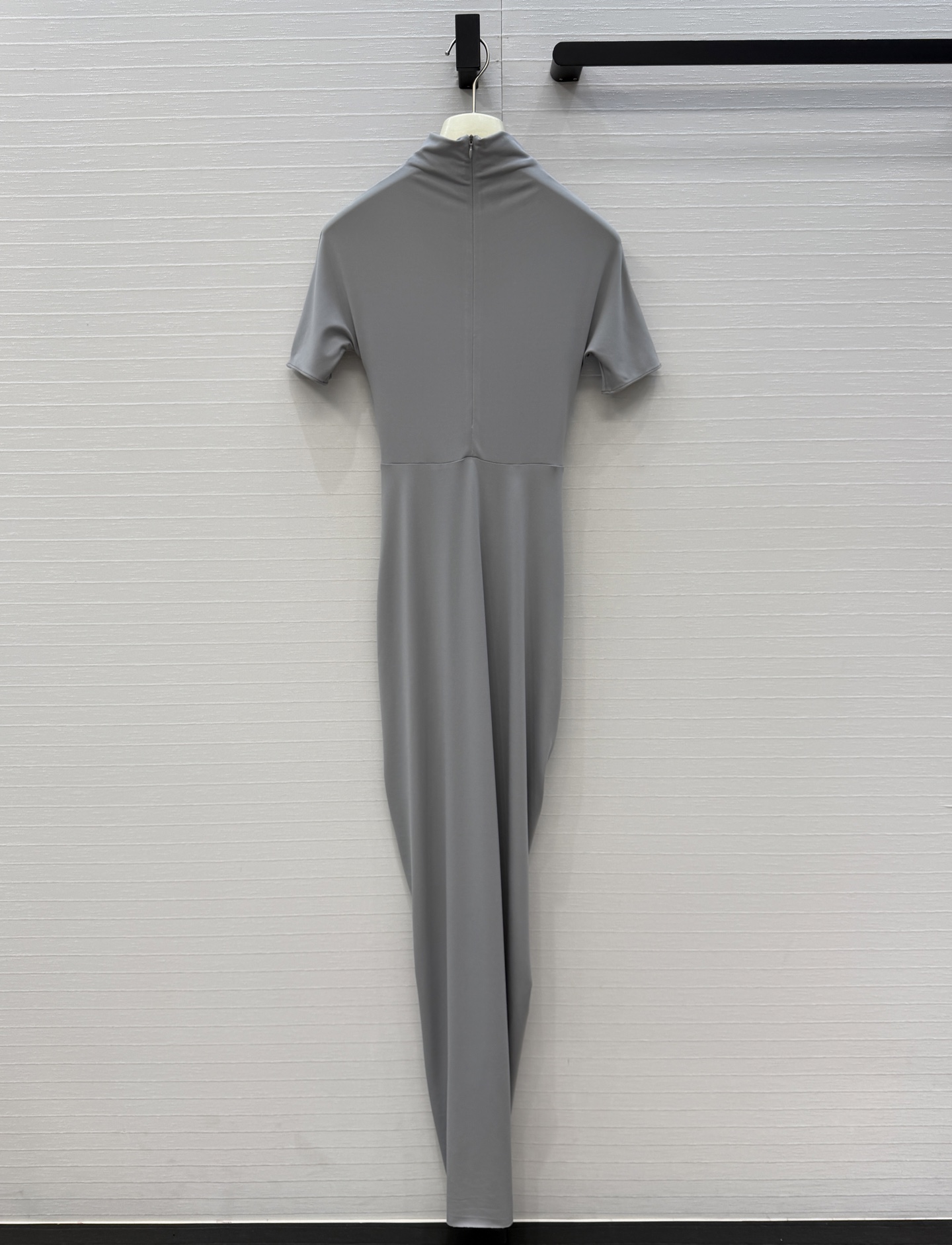 独家首发❤️Alai*新品褶皱立领短袖连衣裙，优雅性感迷人气质上身美到没朋友！气质垂领弹性包裹打造身体的