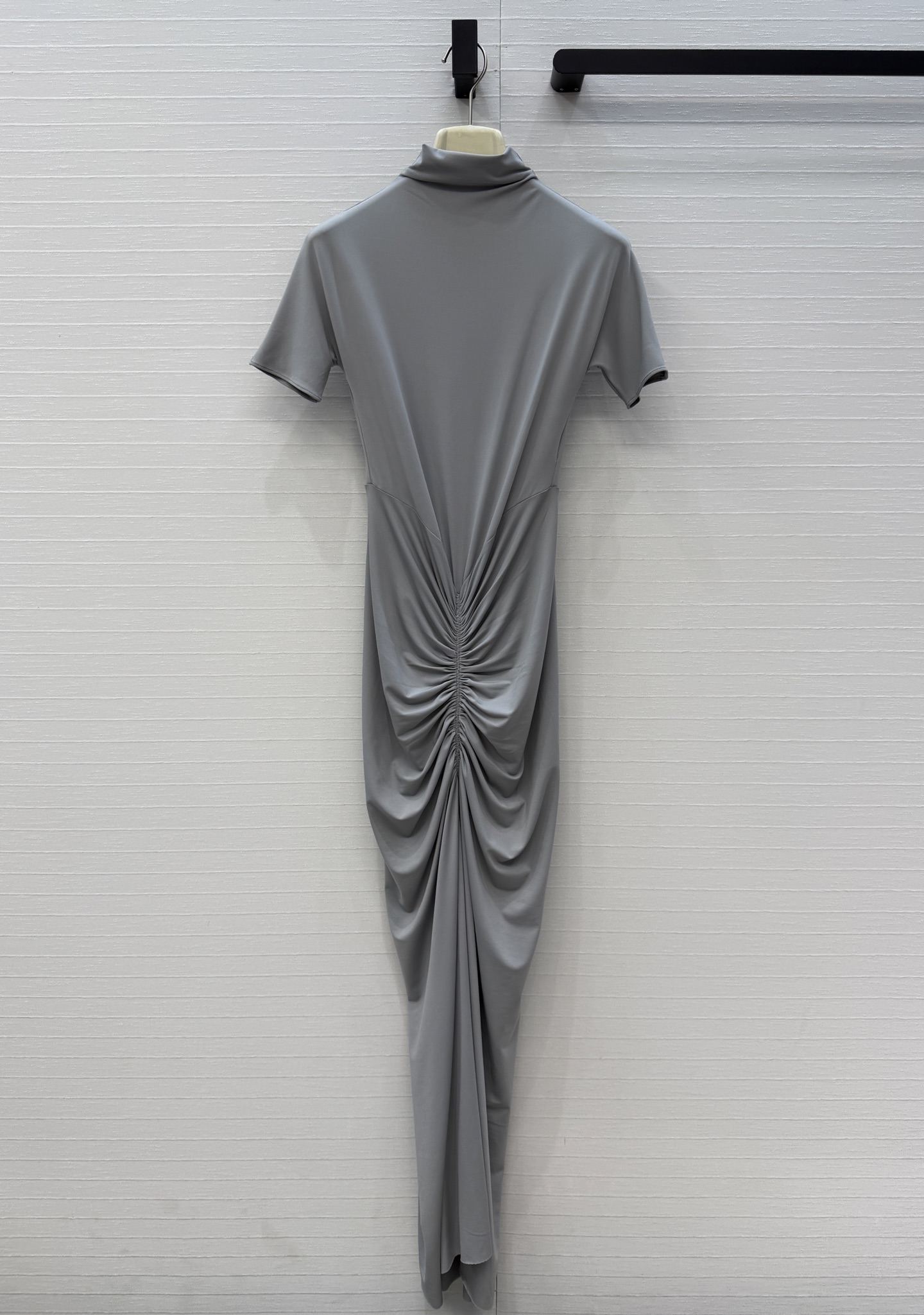 独家首发❤️Alai*新品褶皱立领短袖连衣裙，优雅性感迷人气质上身美到没朋友！气质垂领弹性包裹打造身体的