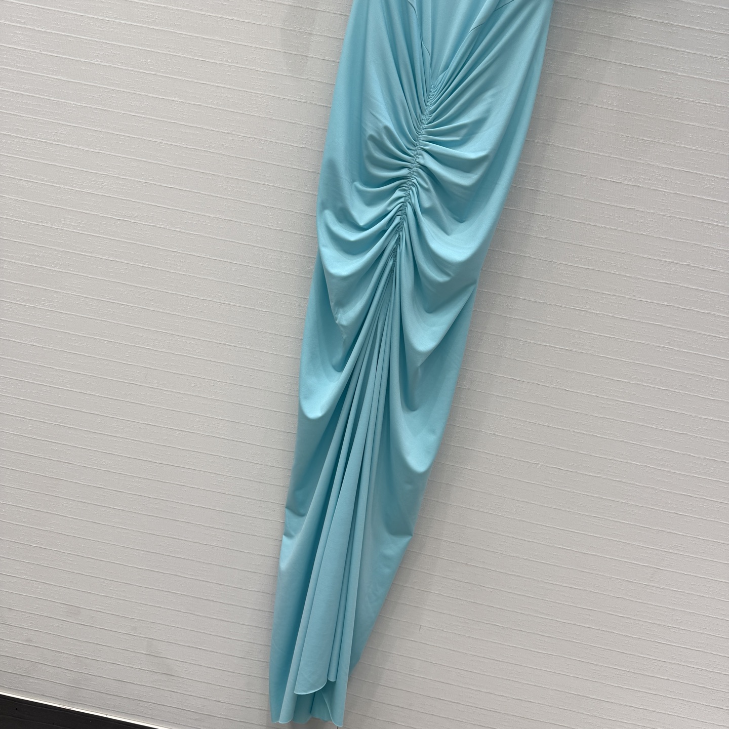 独家首发❤️Alai*新品褶皱立领短袖连衣裙，优雅性感迷人气质上身美到没朋友！气质垂领弹性包裹打造身体的