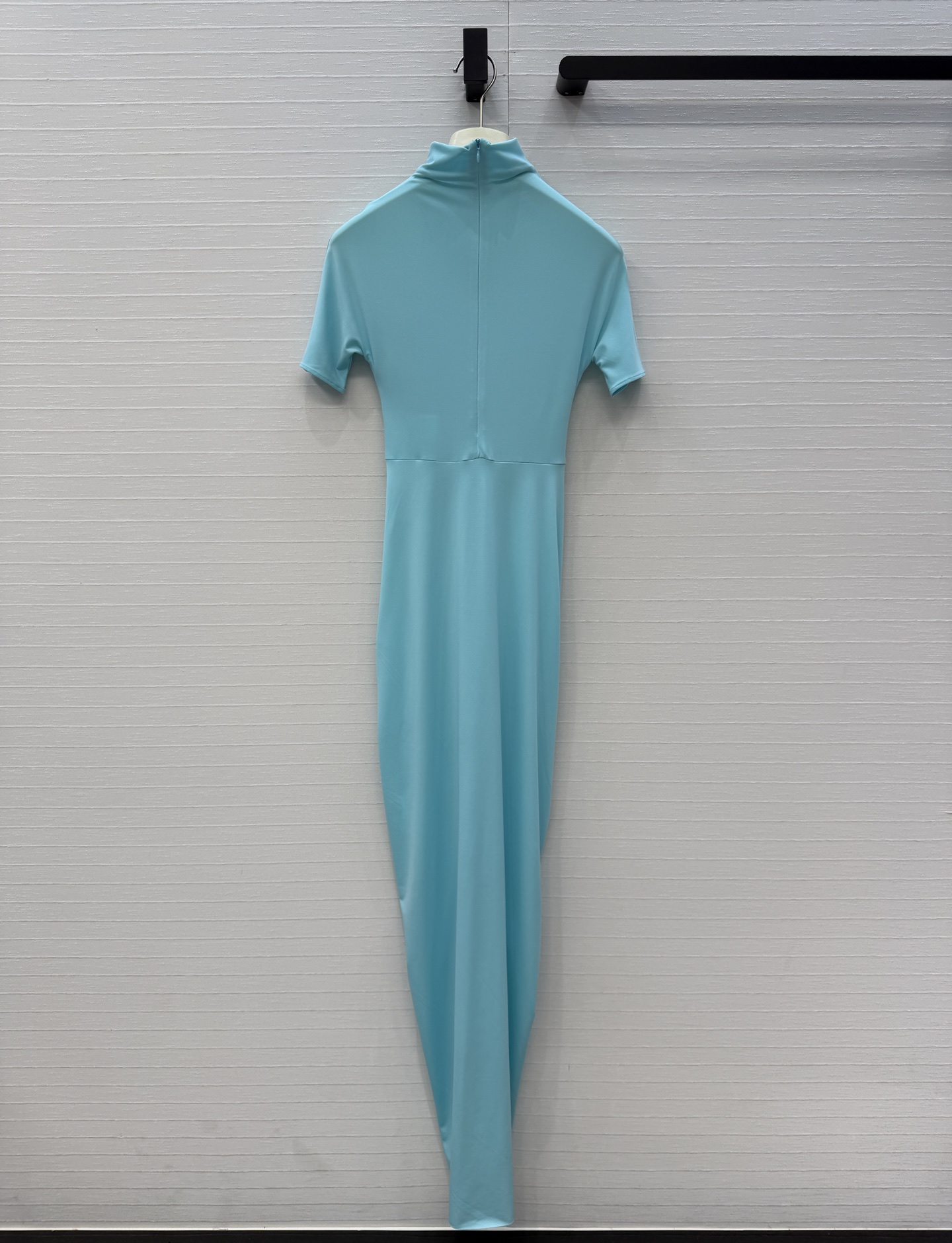 独家首发❤️Alai*新品褶皱立领短袖连衣裙，优雅性感迷人气质上身美到没朋友！气质垂领弹性包裹打造身体的