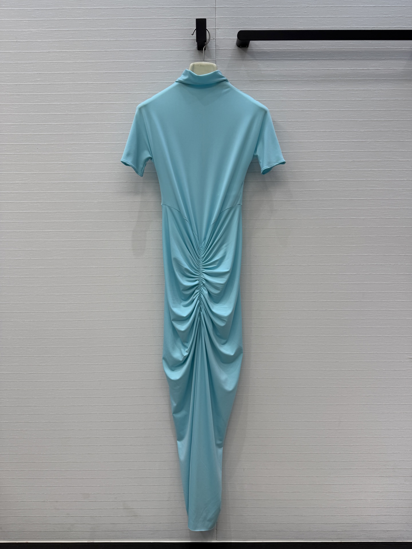 独家首发❤️Alai*新品褶皱立领短袖连衣裙，优雅性感迷人气质上身美到没朋友！气质垂领弹性包裹打造身体的