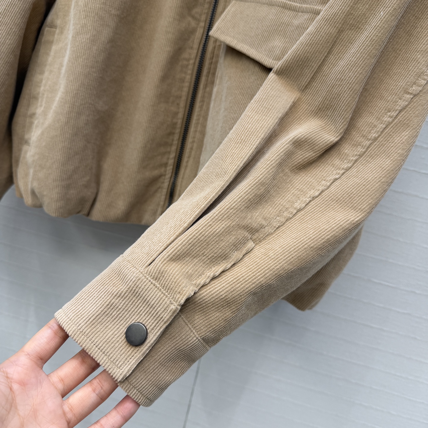 独家首发，高端品质❤️Bc 新品意式高奢极简主义，灯芯绒休闲夹克外套！下摆松紧抽绳设计 短款宽松版型不挑