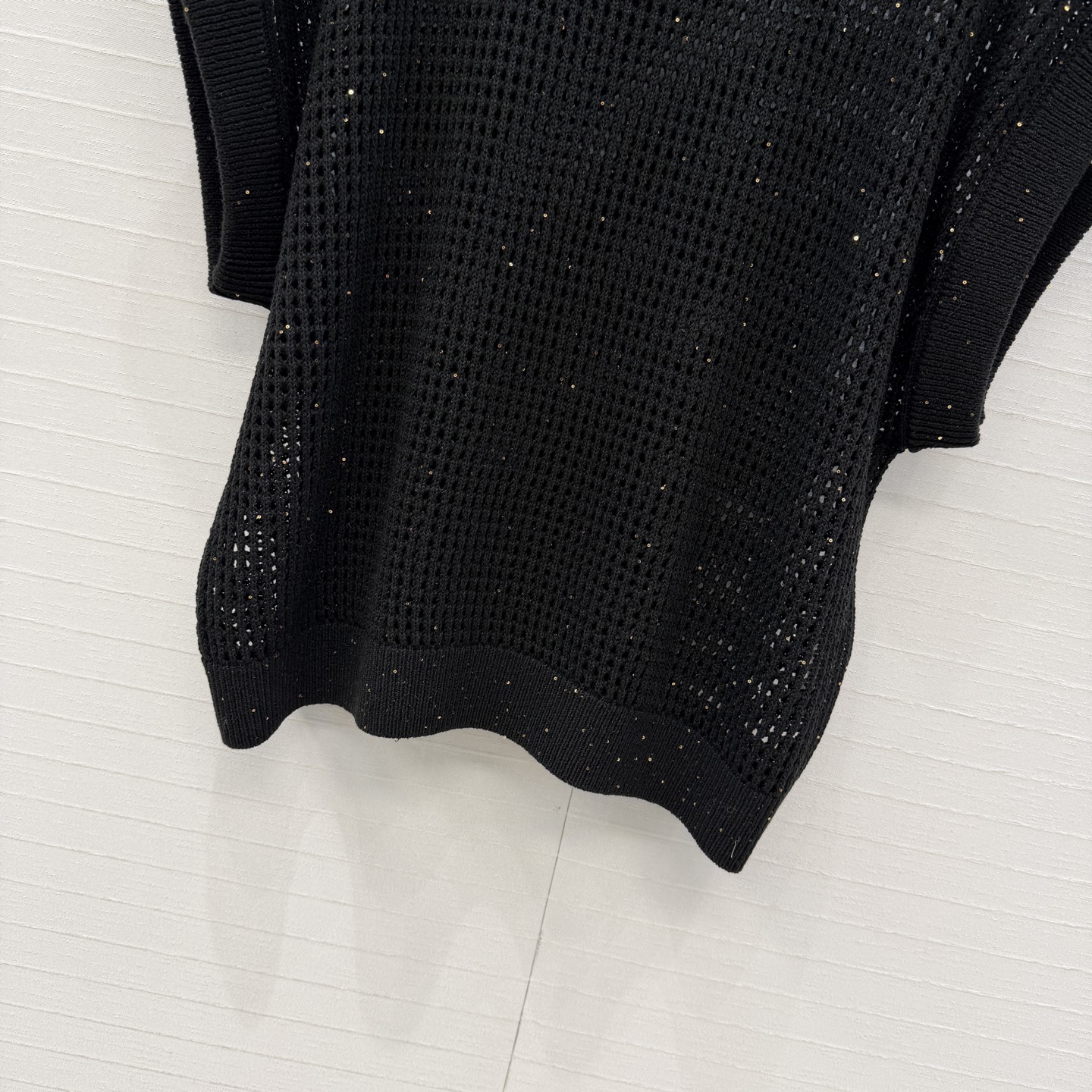 高端原单品质🍒Bc老钱风穿搭，缕空针织马甲上衣。慵懒自在的氛围感！意大利美学金银珠片 天爽亚麻纱线重工奢