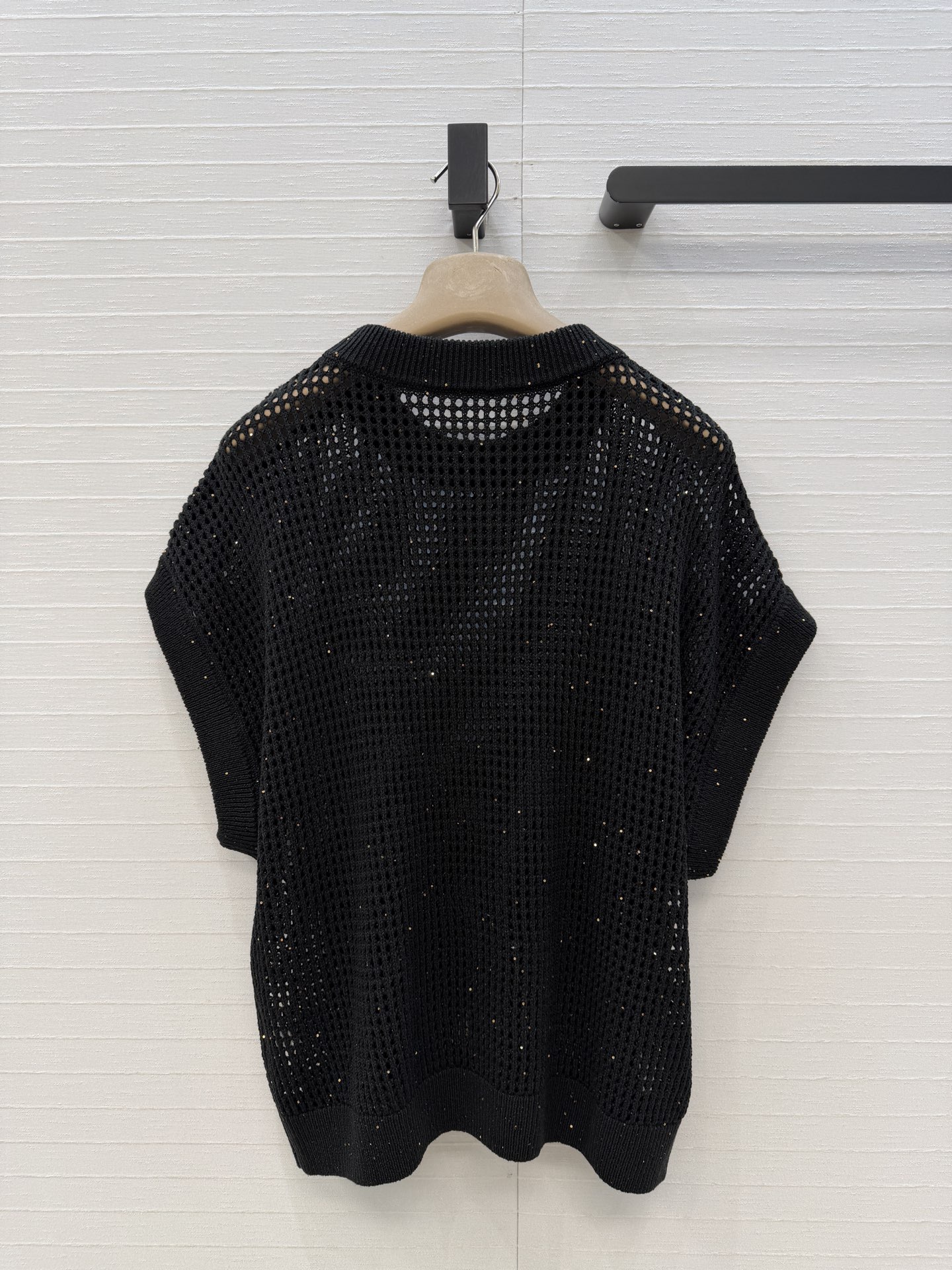 高端原单品质🍒Bc老钱风穿搭，缕空针织马甲上衣。慵懒自在的氛围感！意大利美学金银珠片 天爽亚麻纱线重工奢