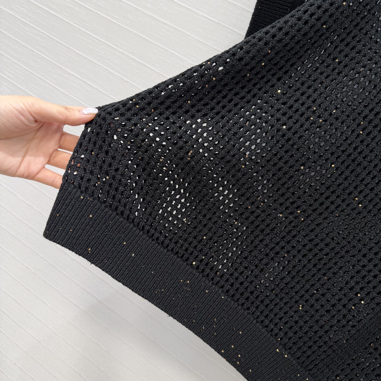 高端原单品质🍒Bc老钱风穿搭，缕空针织马甲上衣。慵懒自在的氛围感！意大利美学金银珠片 天爽亚麻纱线重工奢