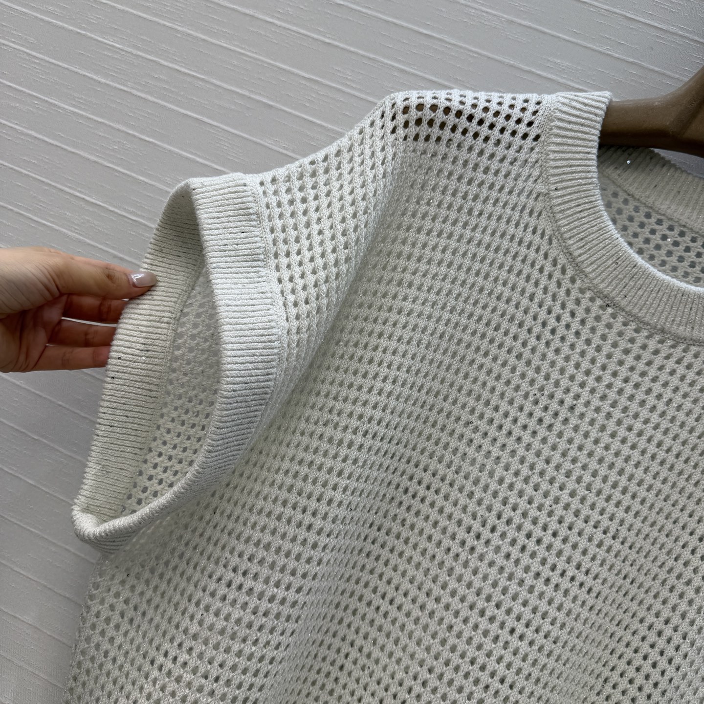 高端原单品质🍒Bc老钱风穿搭，缕空针织马甲上衣。慵懒自在的氛围感！意大利美学金银珠片 天爽亚麻纱线重工奢