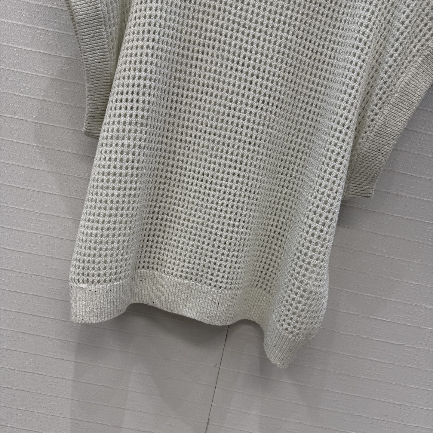 高端原单品质🍒Bc老钱风穿搭，缕空针织马甲上衣。慵懒自在的氛围感！意大利美学金银珠片 天爽亚麻纱线重工奢