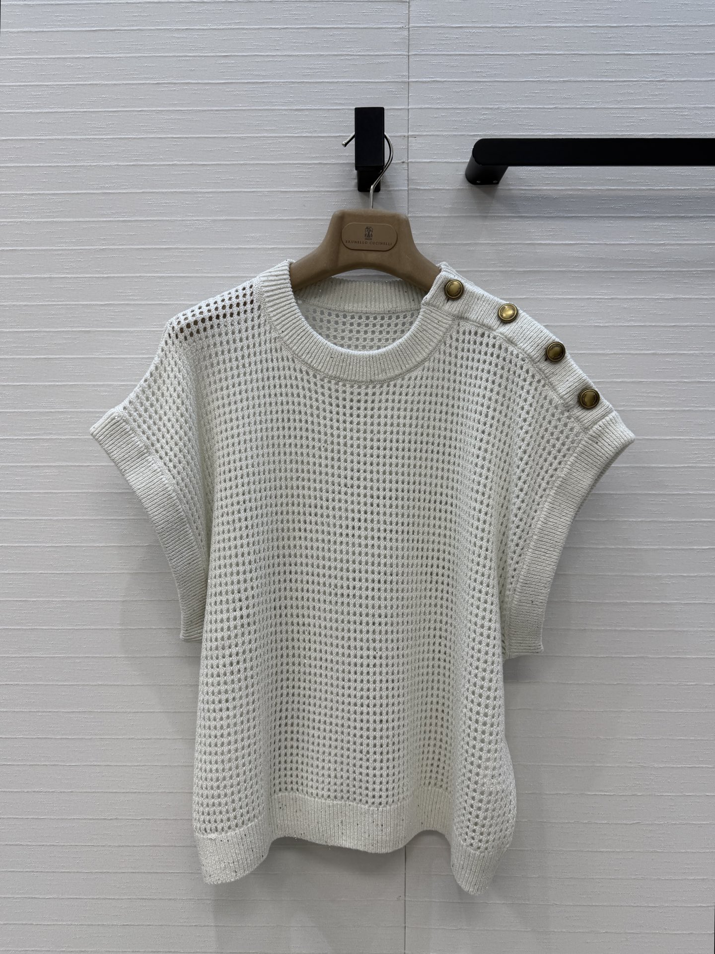 高端原单品质🍒Bc老钱风穿搭，缕空针织马甲上衣。慵懒自在的氛围感！意大利美学金银珠片 天爽亚麻纱线重工奢