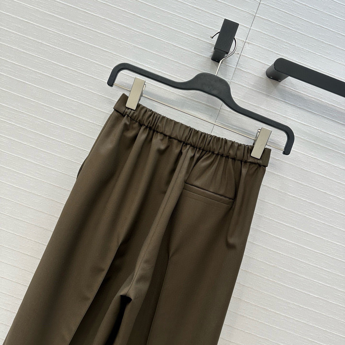 爆单推荐♥️原单品质！Lw高智感时髦精穿搭！干练帅气压褶阔腿西裤！皮腰带装饰设计立裁中高腰廓形西装裤！实