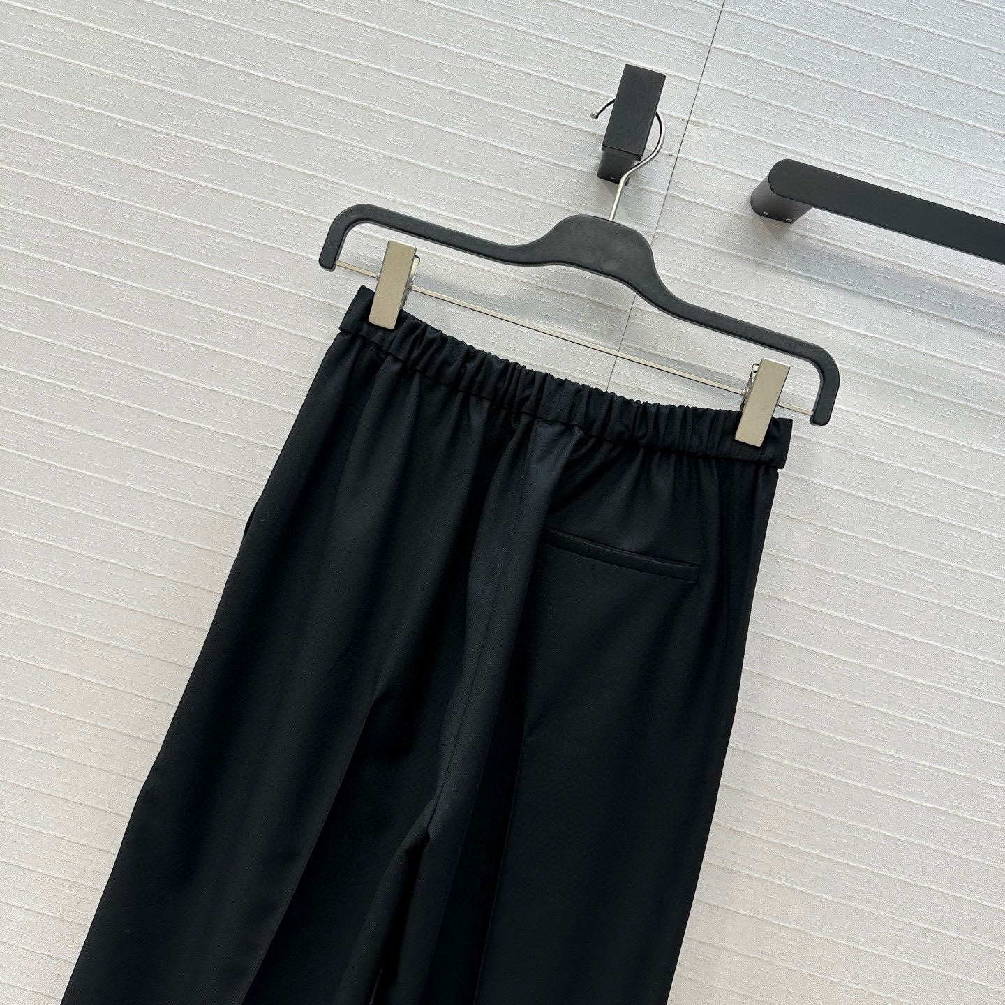 爆单推荐♥️原单品质！Lw高智感时髦精穿搭！干练帅气压褶阔腿西裤！皮腰带装饰设计立裁中高腰廓形西装裤！实