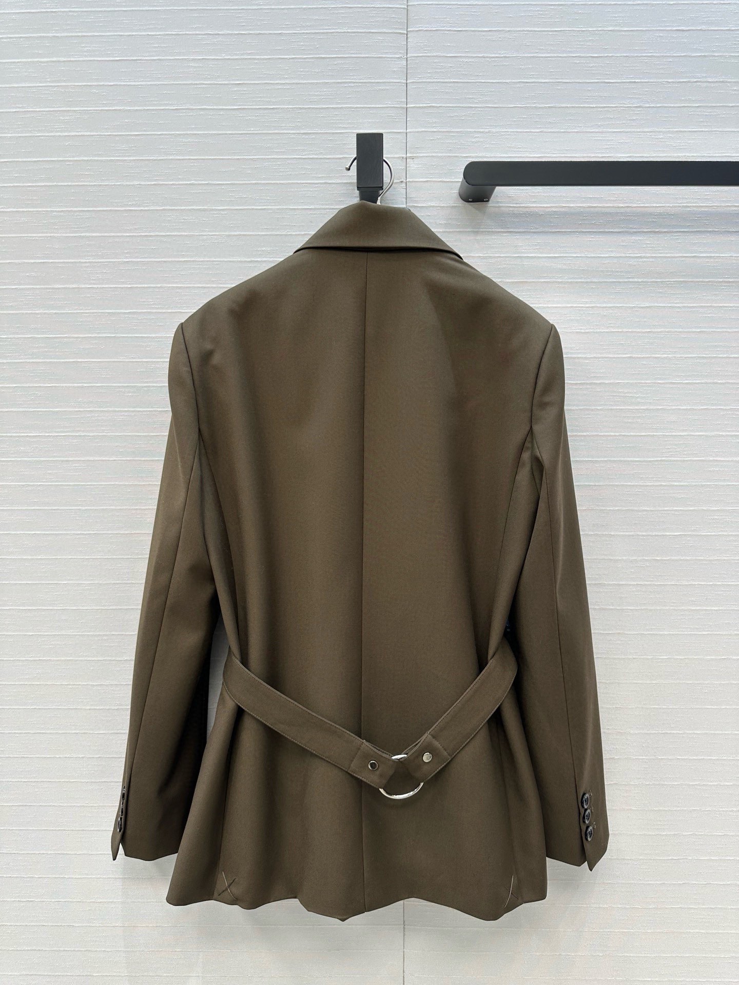 爆单推荐♥️原单品质！Lw高智感时髦精穿搭！干练帅气不规则设计西装！侧扣系腰带装饰设计立裁版型百搭不挑人