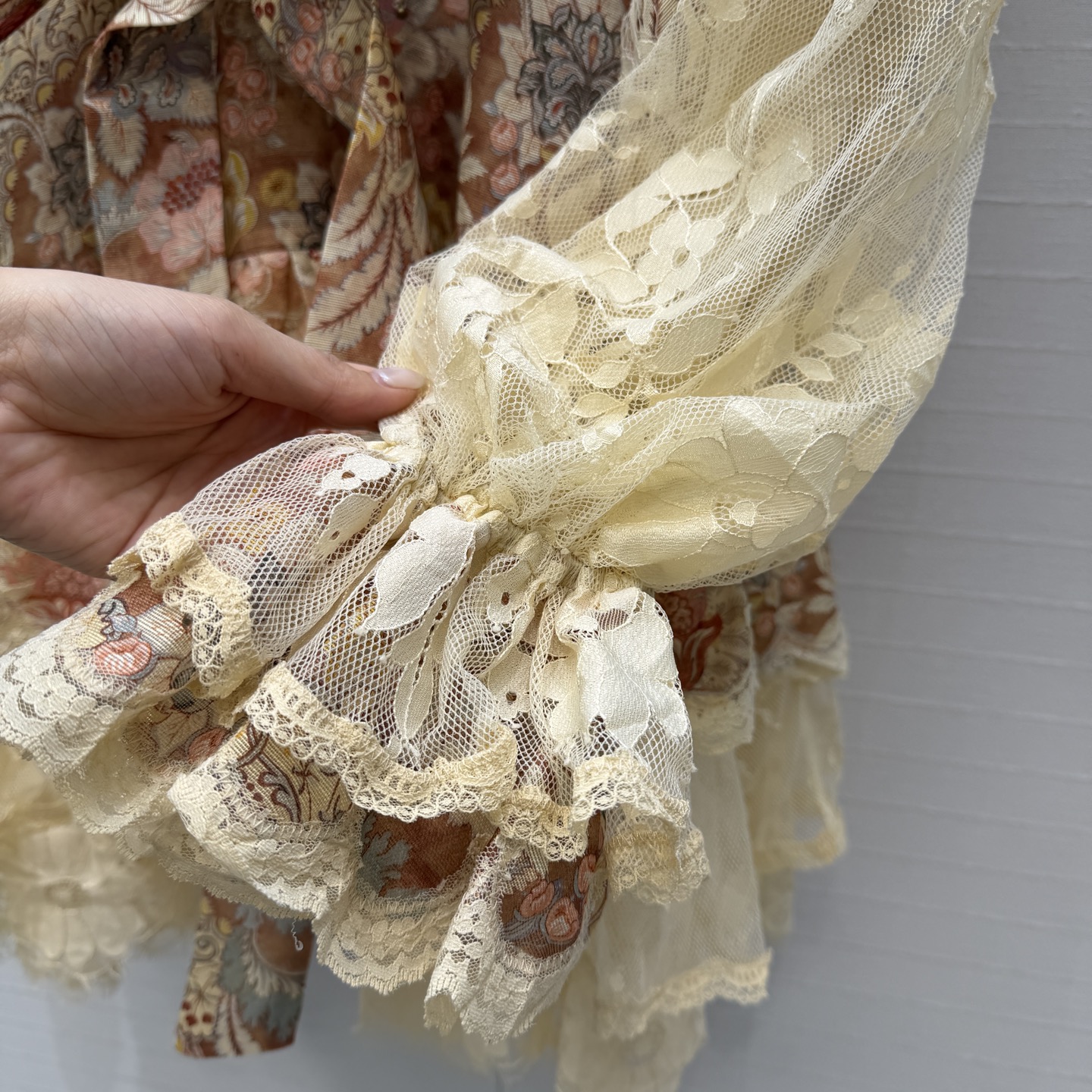 强烈推荐❤️Zm 26早春Rebellion系列蕾丝印花连衣裙，复古印花桑蚕丝亚麻混纺面料，轻盈透气超适