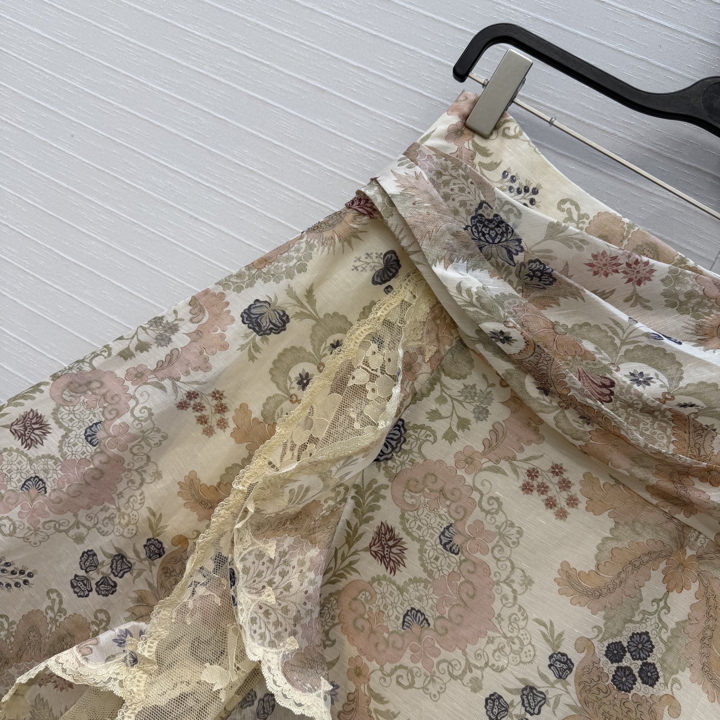 强烈推荐❤️Zm 26早春Rebellion系列蕾丝碎花半身裙，丝麻混纺轻盈透气超适合春夏！法式复古风，