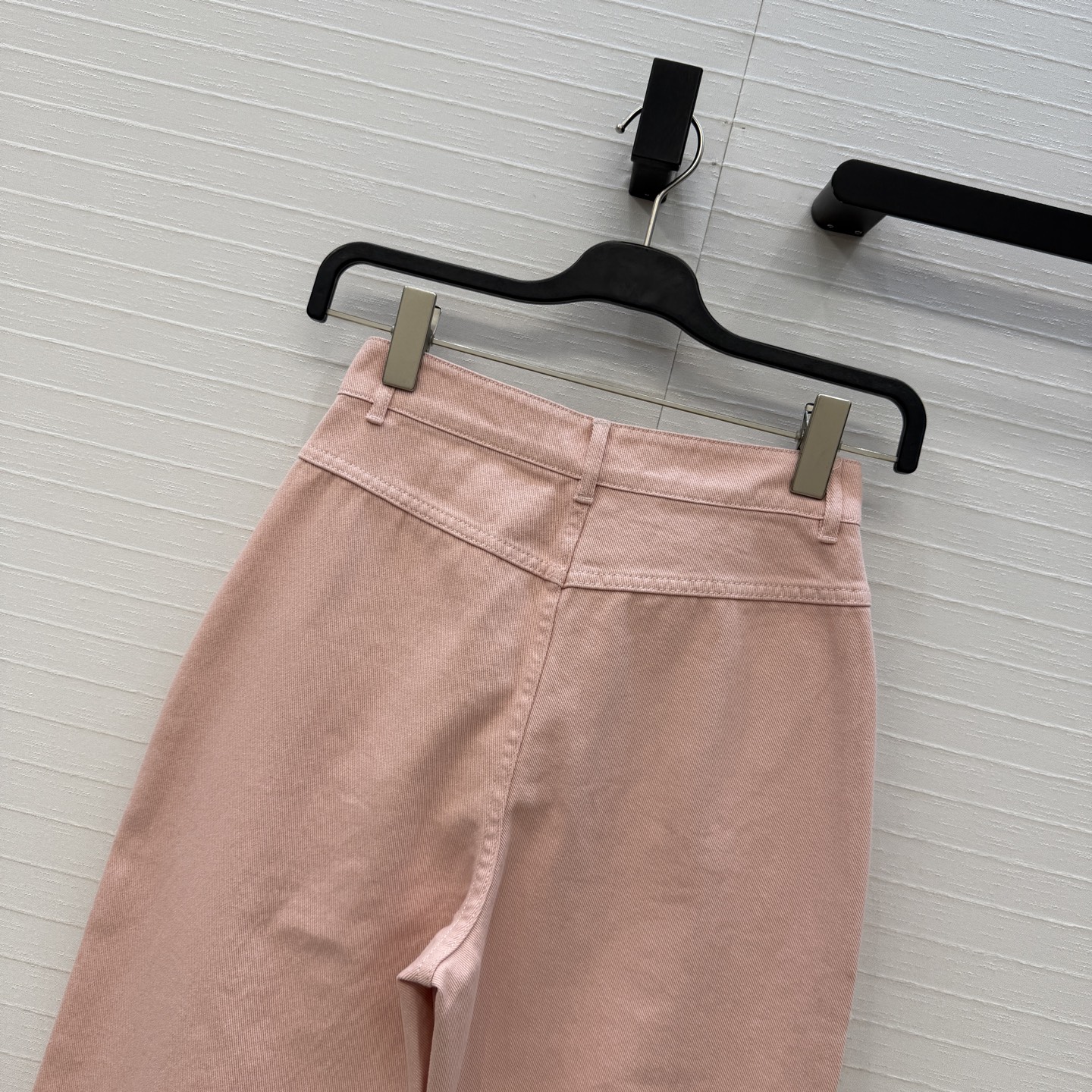 独家首发🍒Cha*25k新品！气质爱心💗双c牛仔长裤，中高腰微喇裤版型剪裁上身高挑又显瘦，定制心形双c口