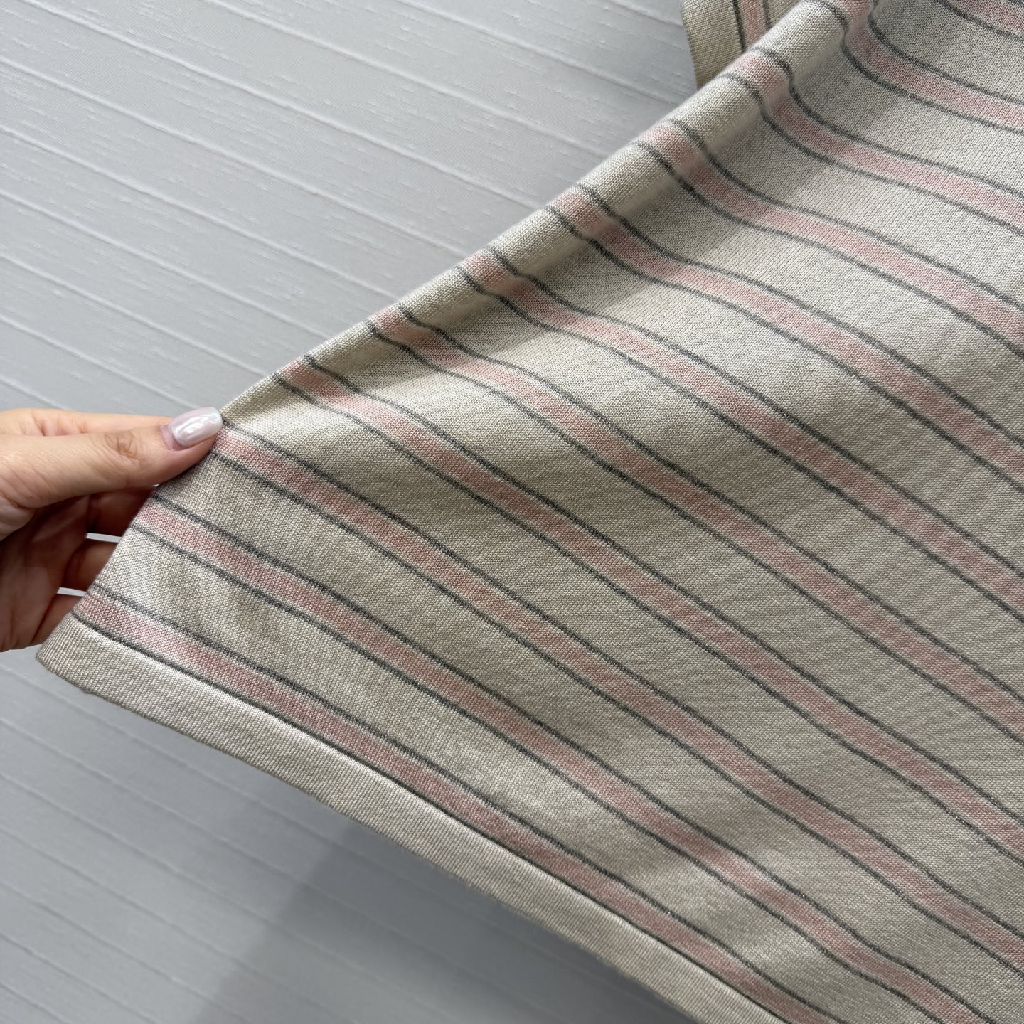 独家首发🍒高端原单品质！行走的高定 Bc老钱风穿搭，意大利美学配色条纹落肩短袖上衣。进口轻盈羊绒纱线瑞士