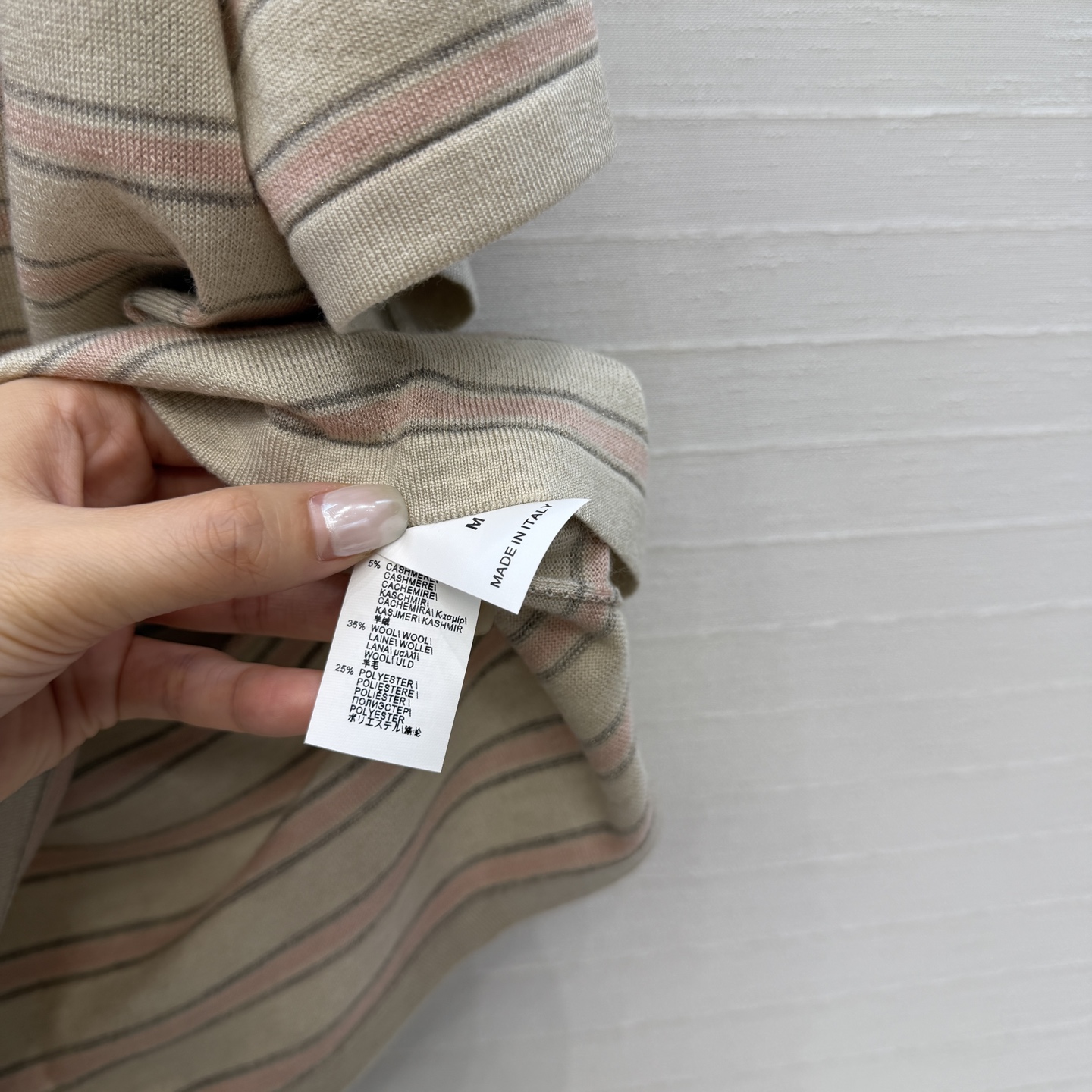 独家首发🍒高端原单品质！行走的高定 Bc老钱风穿搭，意大利美学配色条纹落肩短袖上衣。进口轻盈羊绒纱线瑞士