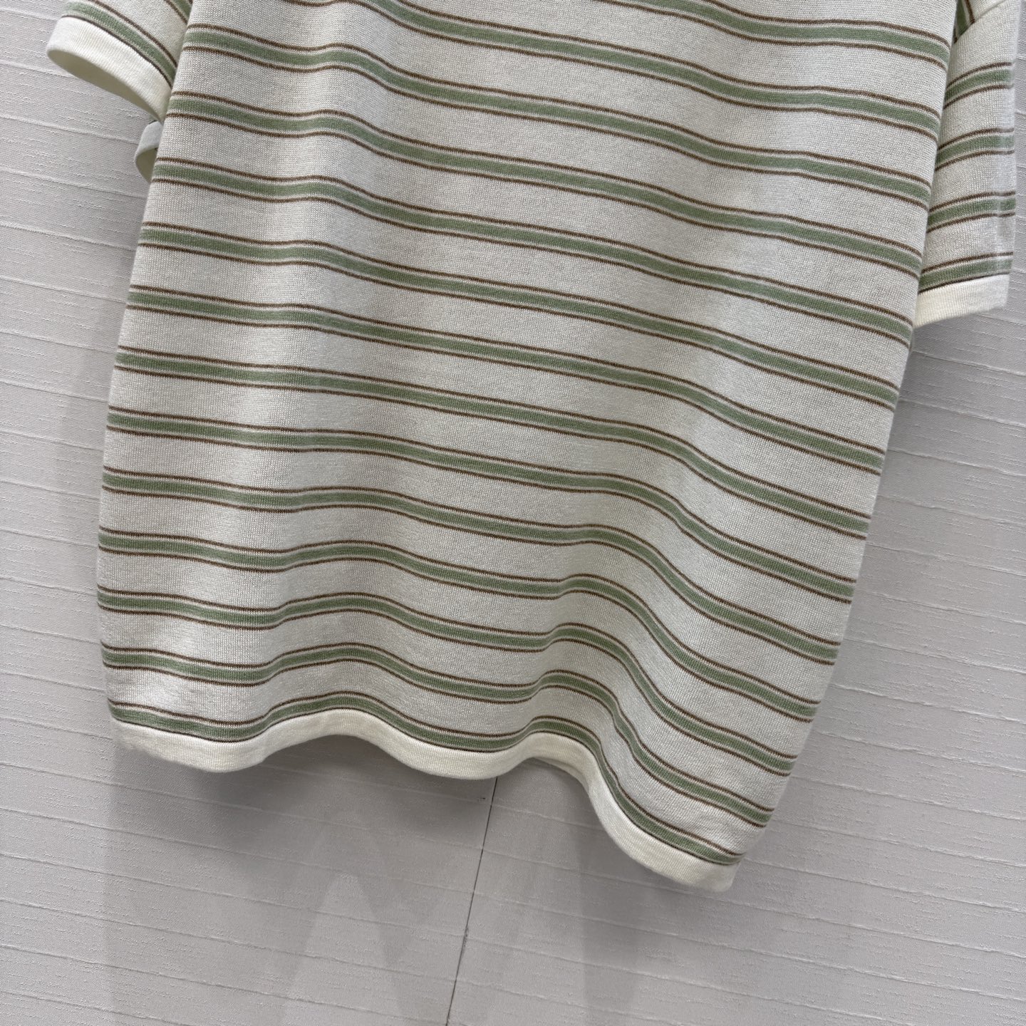 独家首发🍒高端原单品质！行走的高定 Bc老钱风穿搭，意大利美学配色条纹落肩短袖上衣。进口轻盈羊绒纱线瑞士