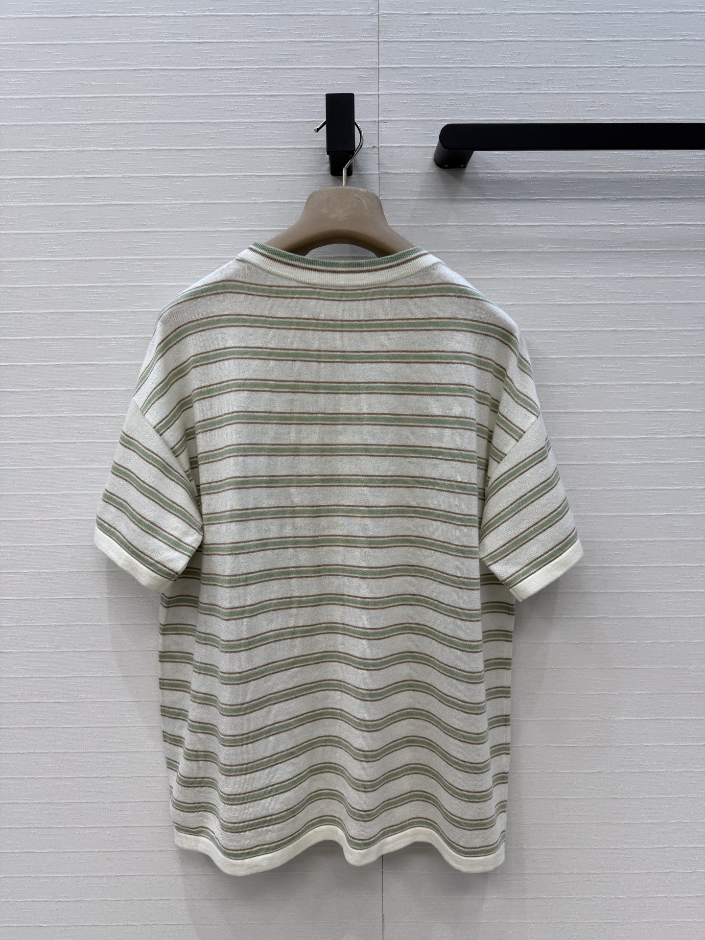 独家首发🍒高端原单品质！行走的高定 Bc老钱风穿搭，意大利美学配色条纹落肩短袖上衣。进口轻盈羊绒纱线瑞士