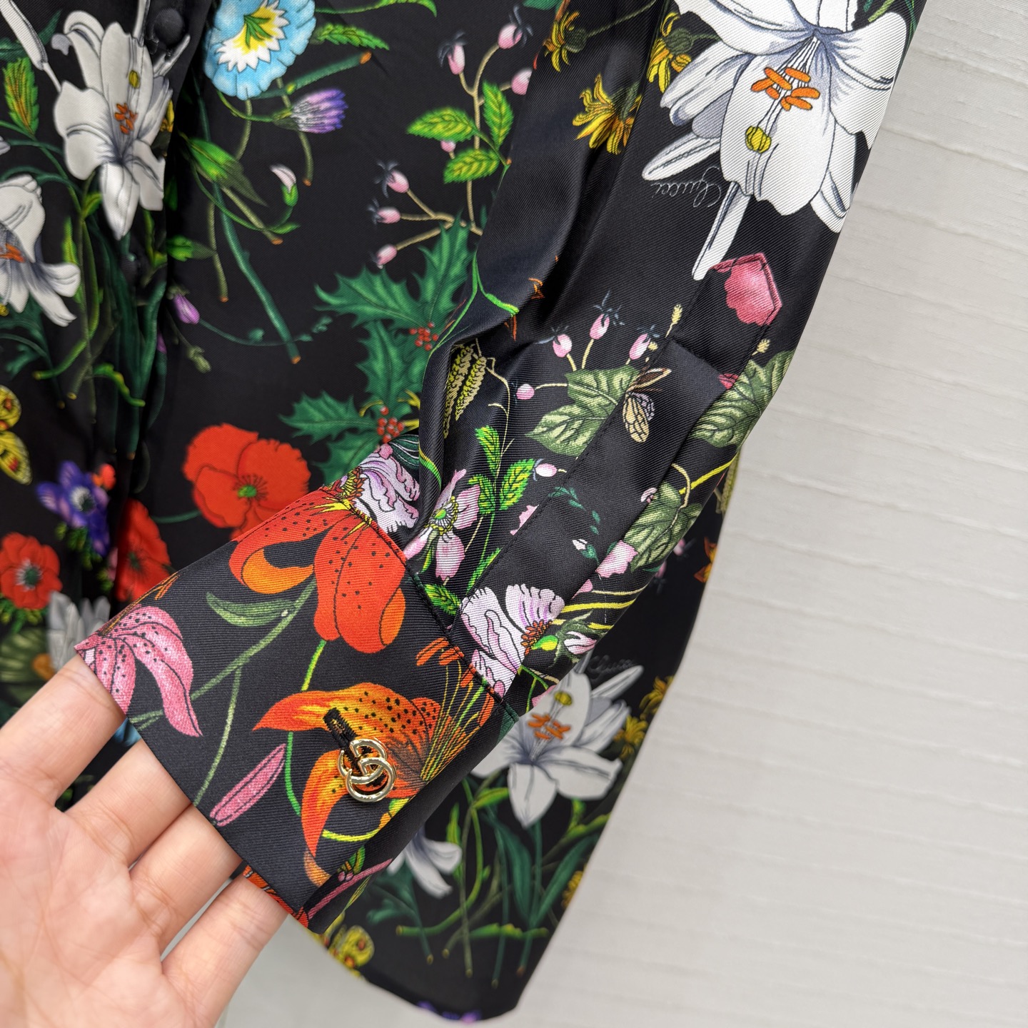 原单品质💕26春夏GG花㚏16姆米真丝衬衫！100%真丝斜纹绸，色彩鲜明个性！气质小翻领经典宽松版型上身