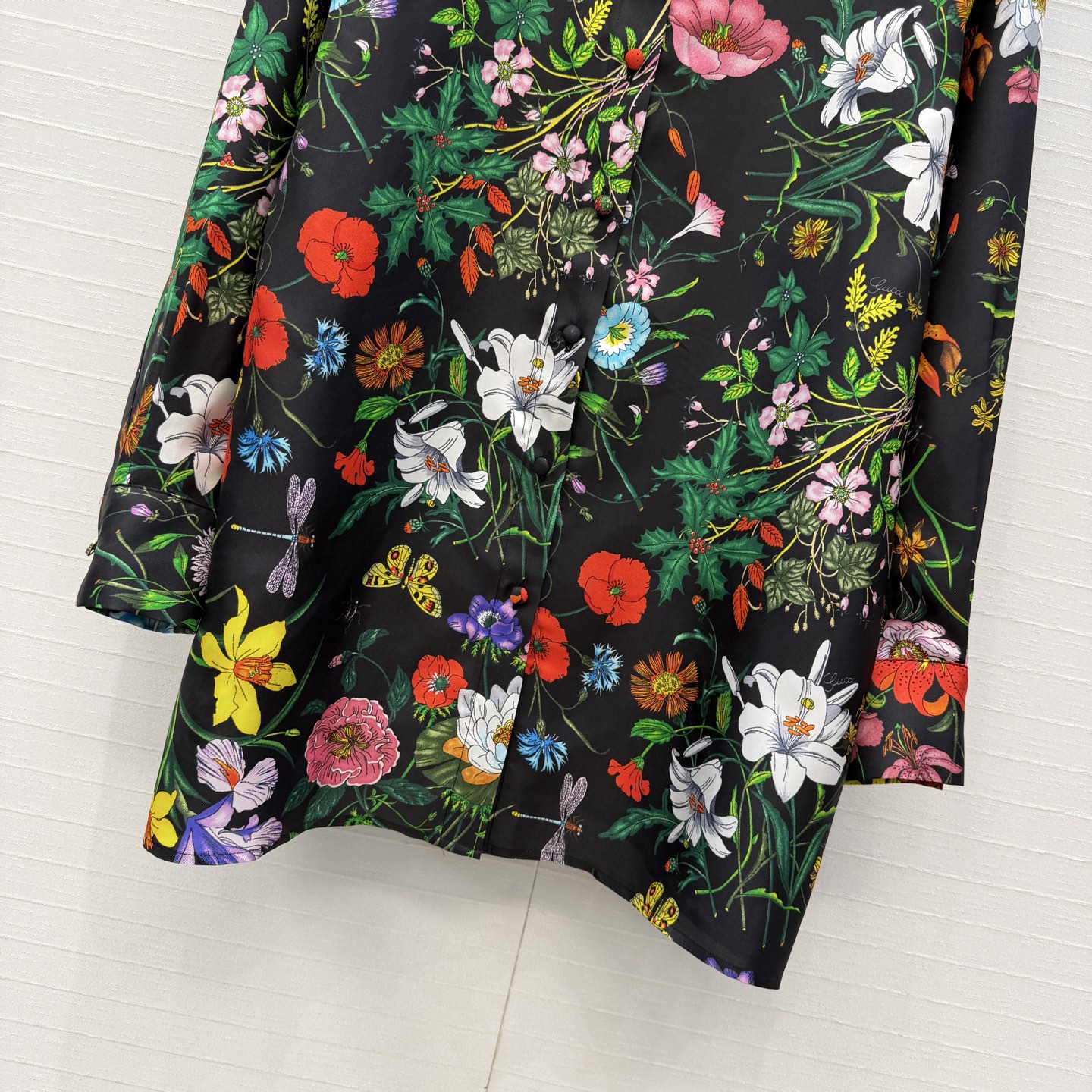 原单品质💕26春夏GG花㚏16姆米真丝衬衫！100%真丝斜纹绸，色彩鲜明个性！气质小翻领经典宽松版型上身