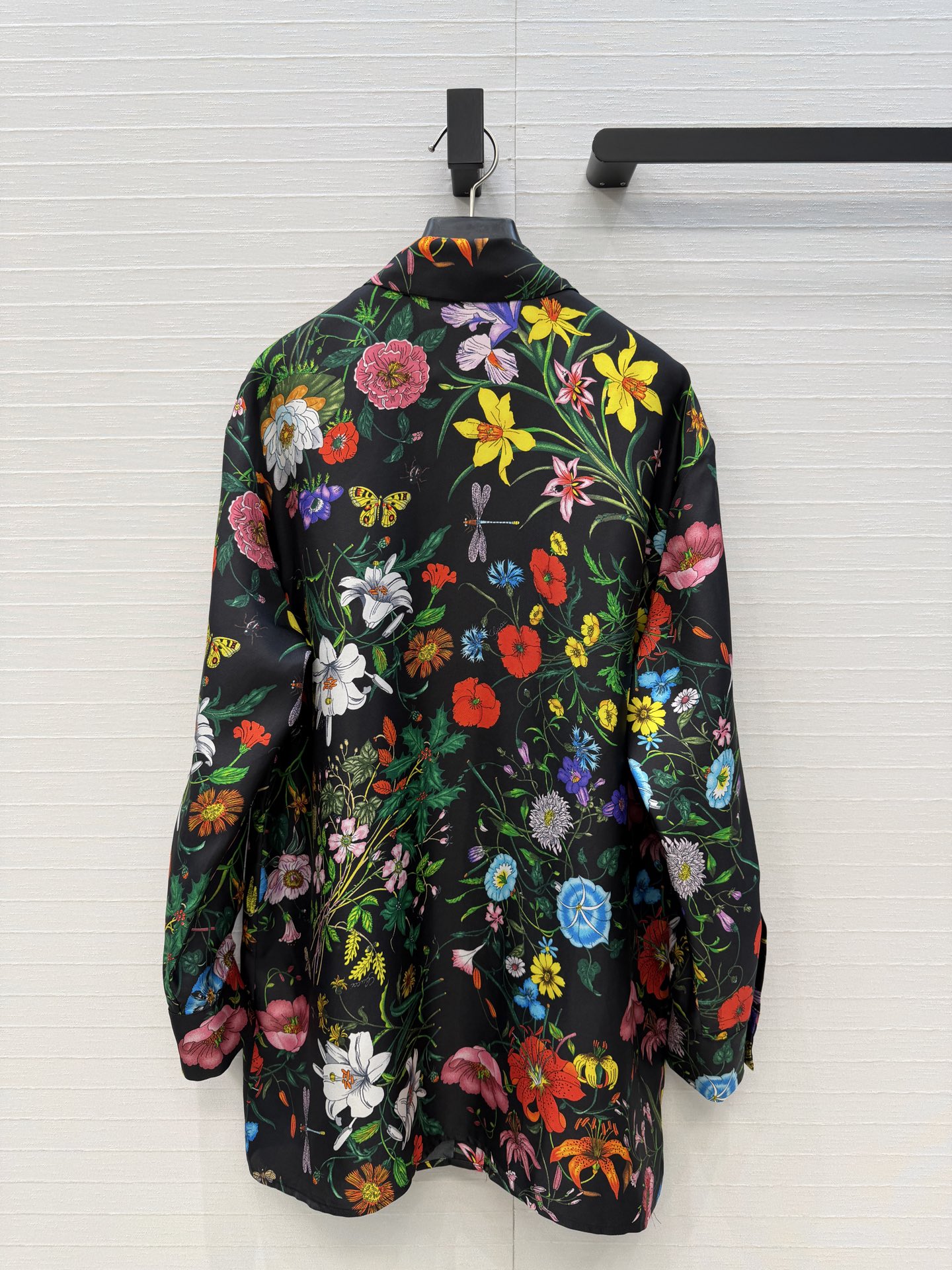 原单品质💕26春夏GG花㚏16姆米真丝衬衫！100%真丝斜纹绸，色彩鲜明个性！气质小翻领经典宽松版型上身