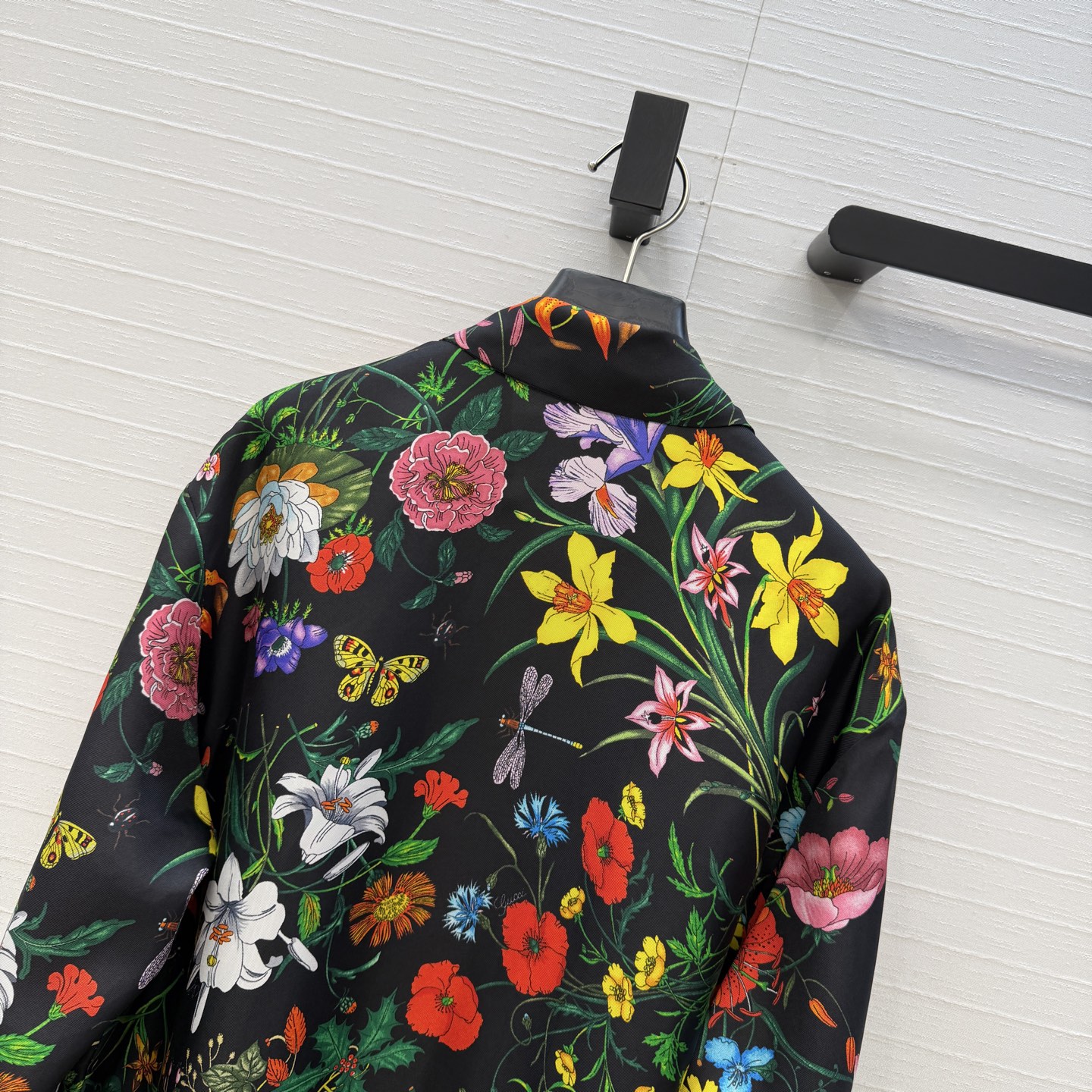 原单品质💕26春夏GG花㚏16姆米真丝衬衫！100%真丝斜纹绸，色彩鲜明个性！气质小翻领经典宽松版型上身