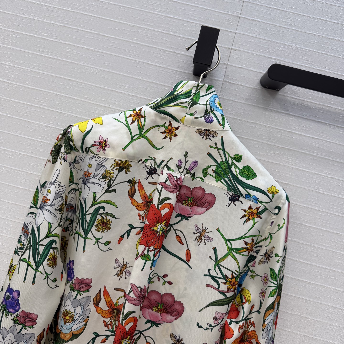 原单品质💕26春夏GG花㚏16姆米真丝衬衫！100%真丝斜纹绸，气质飘带系领 泡泡肩经典版型上身巨显瘦！