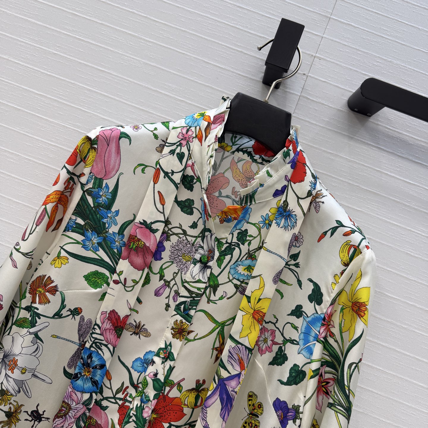 原单品质💕26春夏GG花㚏16姆米真丝衬衫连衣裙！100%真丝斜纹绸，定制压褶工艺花边气质飘带系领 金属