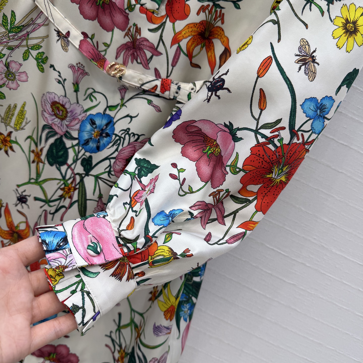 原单品质💕26春夏GG花㚏16姆米真丝衬衫连衣裙！100%真丝斜纹绸，定制压褶工艺花边气质飘带系领 金属