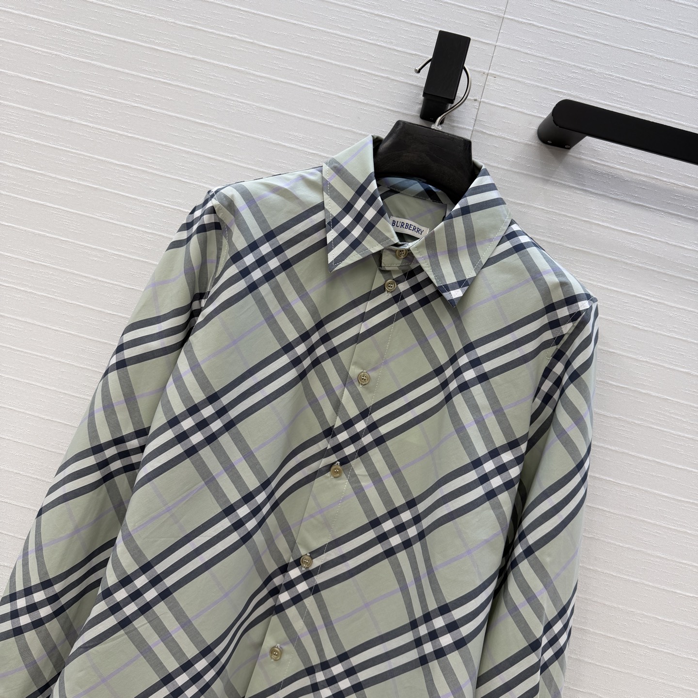 强烈推荐❤Bury*新品经典格纹衬衫，气质修身版型百搭不挑人。上身优雅帅气全新演绎英伦风！进口纯棉面料质