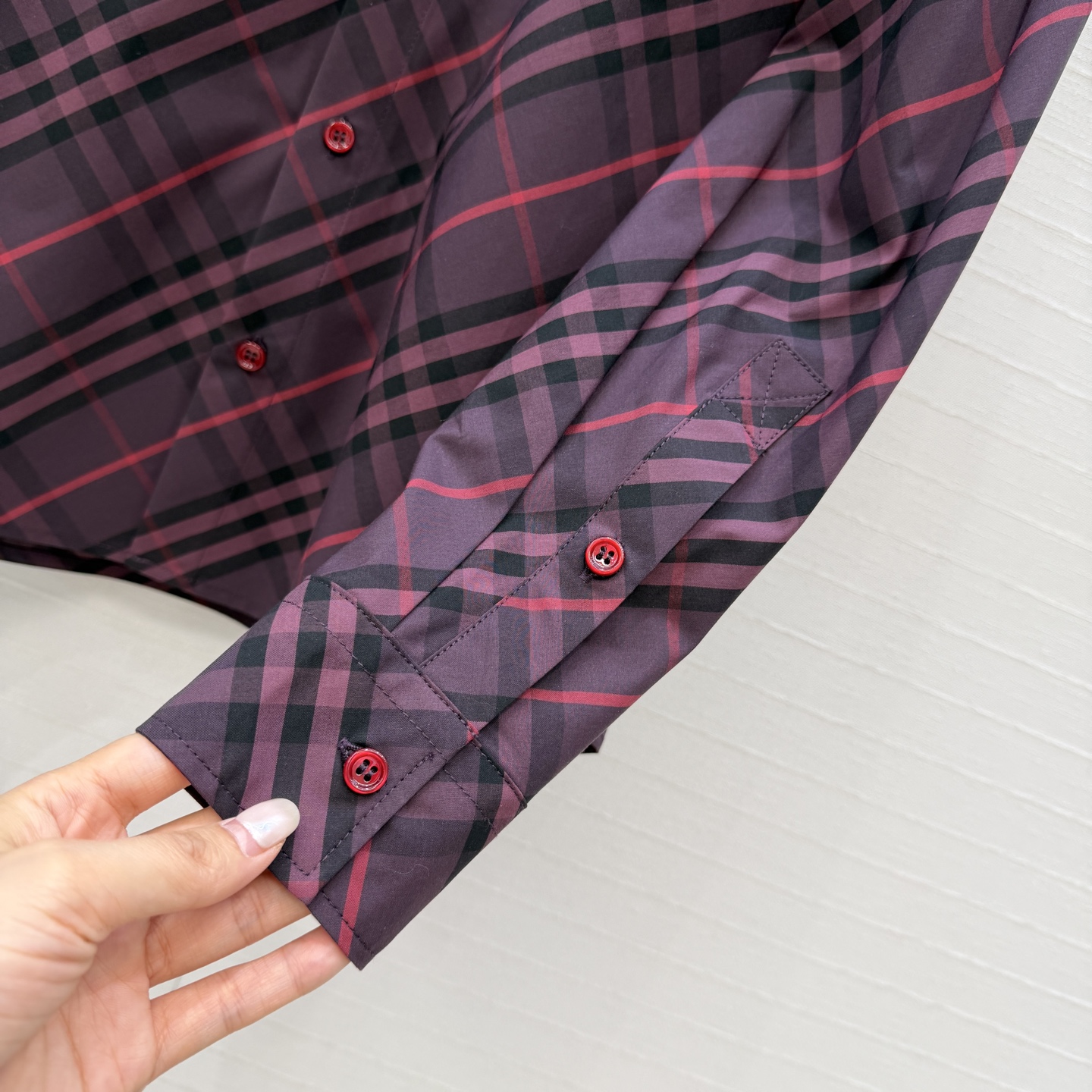 强烈推荐❤Bury*新品经典格纹衬衫，气质修身版型百搭不挑人。上身优雅帅气全新演绎英伦风！进口纯棉面料质