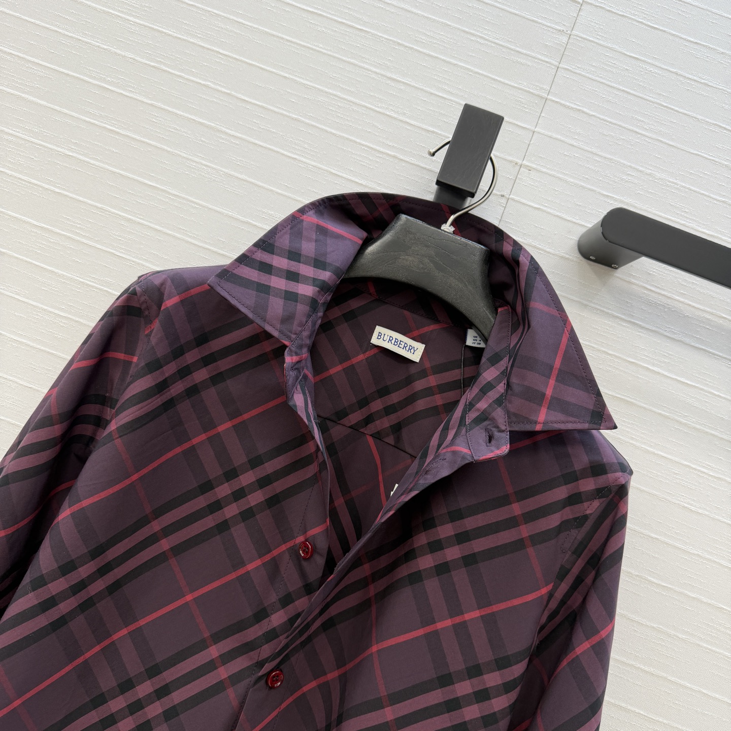 强烈推荐❤Bury*新品经典格纹衬衫，气质修身版型百搭不挑人。上身优雅帅气全新演绎英伦风！进口纯棉面料质