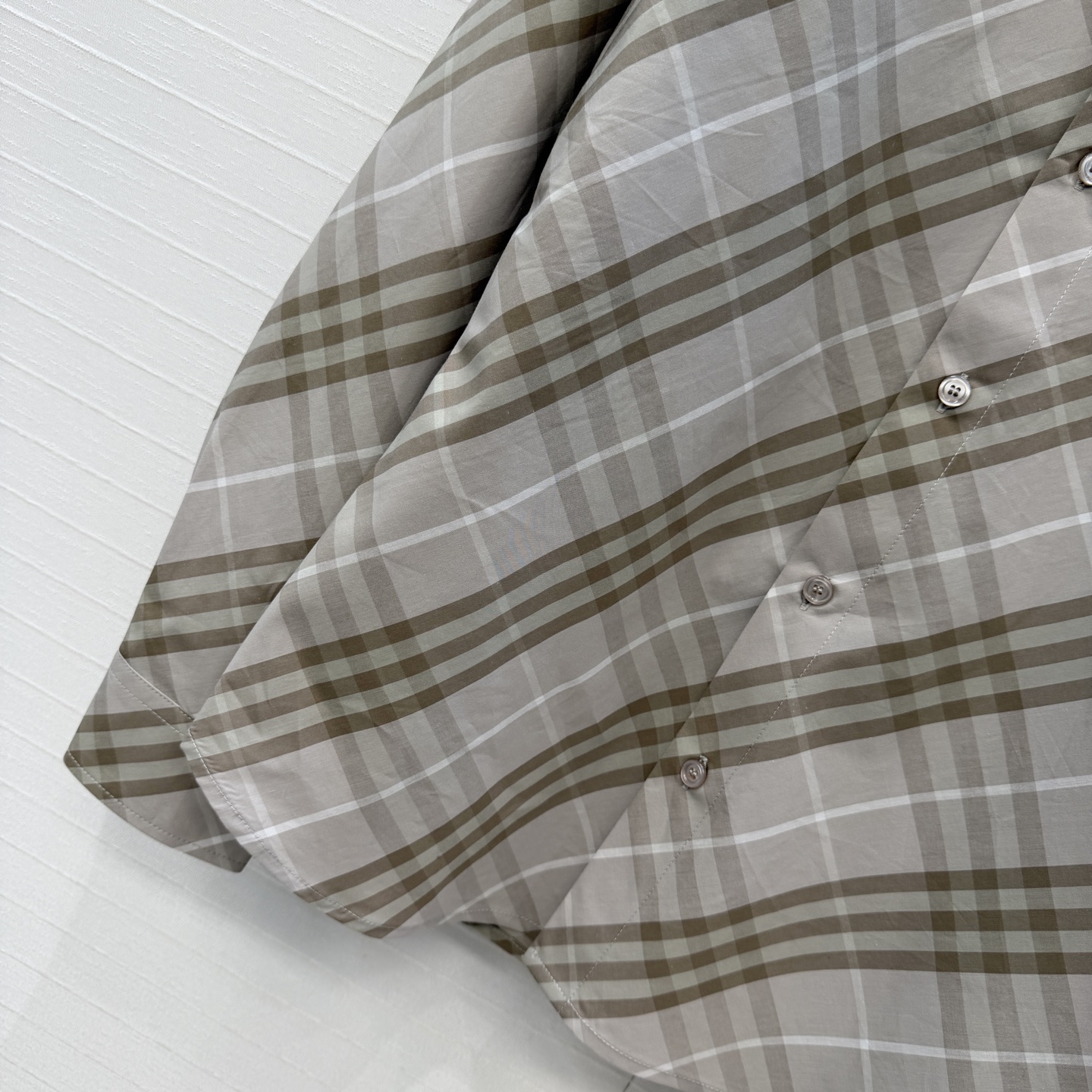 强烈推荐❤Bury*新品经典格纹衬衫，气质修身版型百搭不挑人。上身优雅帅气全新演绎英伦风！进口纯棉面料质