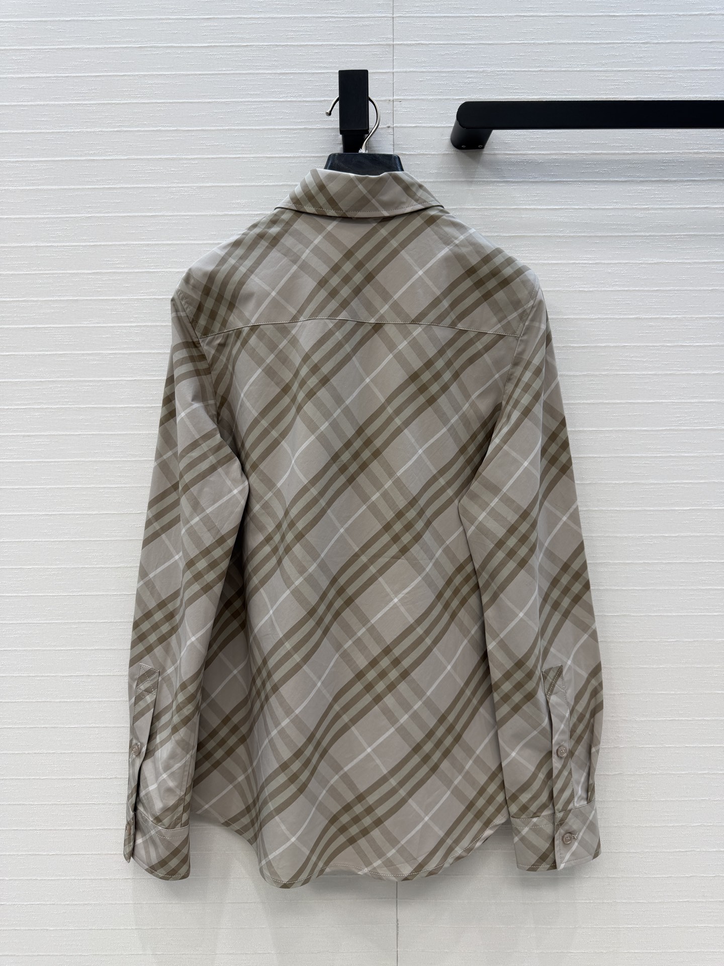 强烈推荐❤Bury*新品经典格纹衬衫，气质修身版型百搭不挑人。上身优雅帅气全新演绎英伦风！进口纯棉面料质