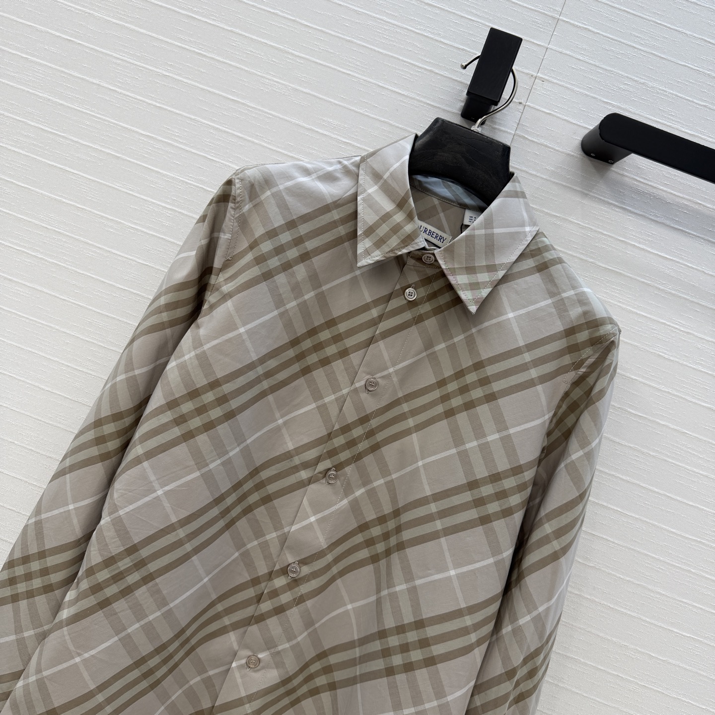 强烈推荐❤Bury*新品经典格纹衬衫，气质修身版型百搭不挑人。上身优雅帅气全新演绎英伦风！进口纯棉面料质